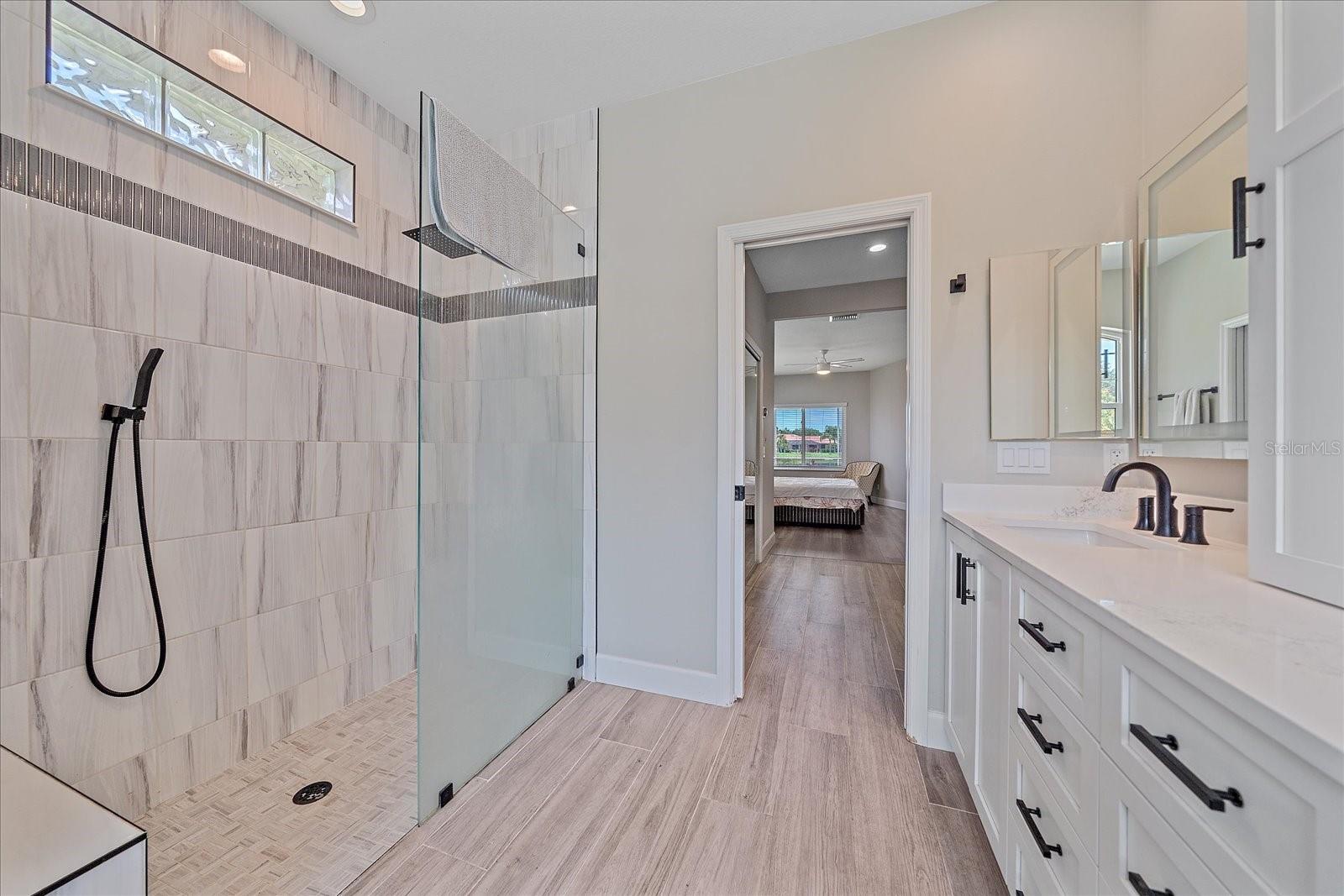 Image 24 of 40 For 5523 Secluded Oaks Way