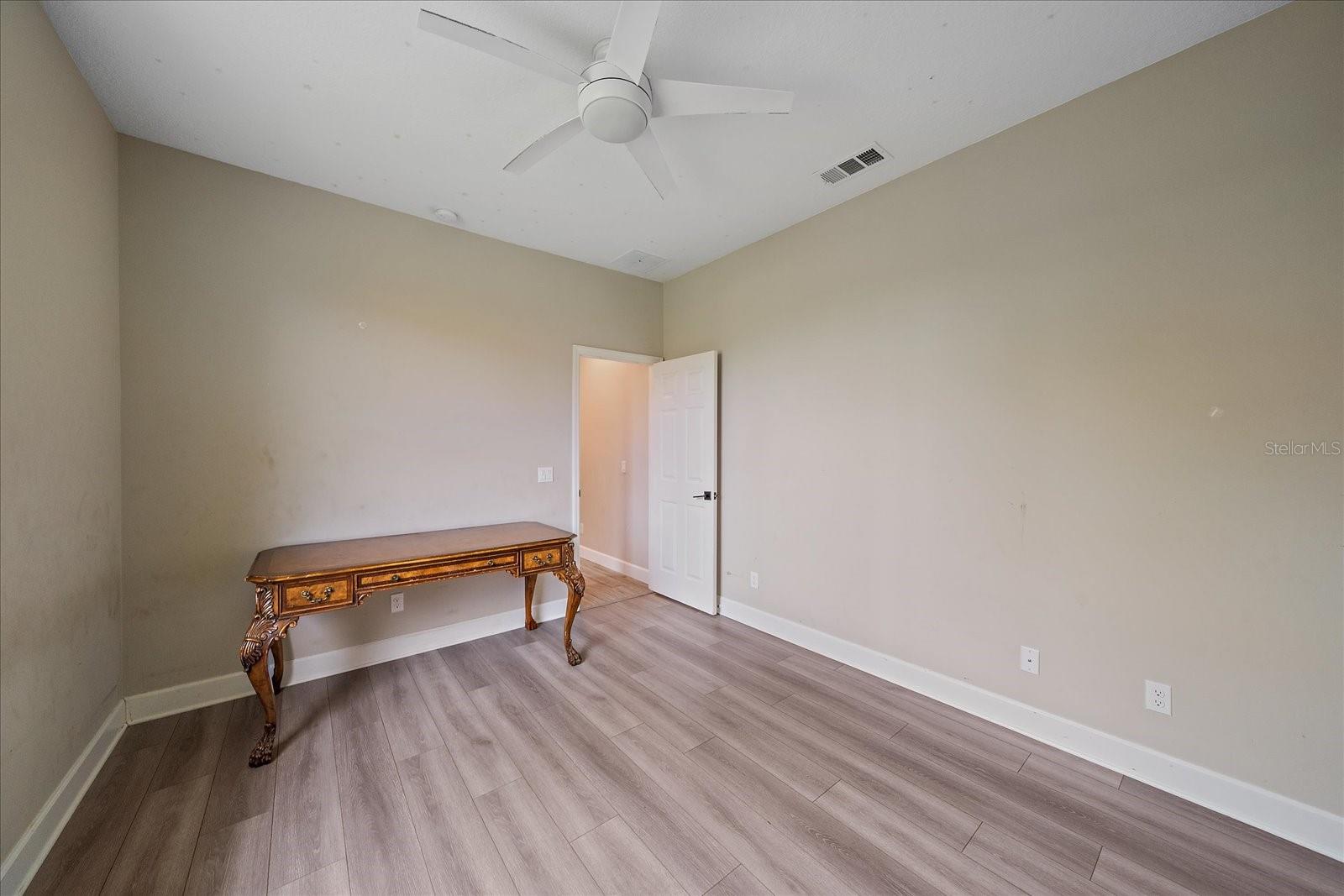 Image 29 of 40 For 5523 Secluded Oaks Way