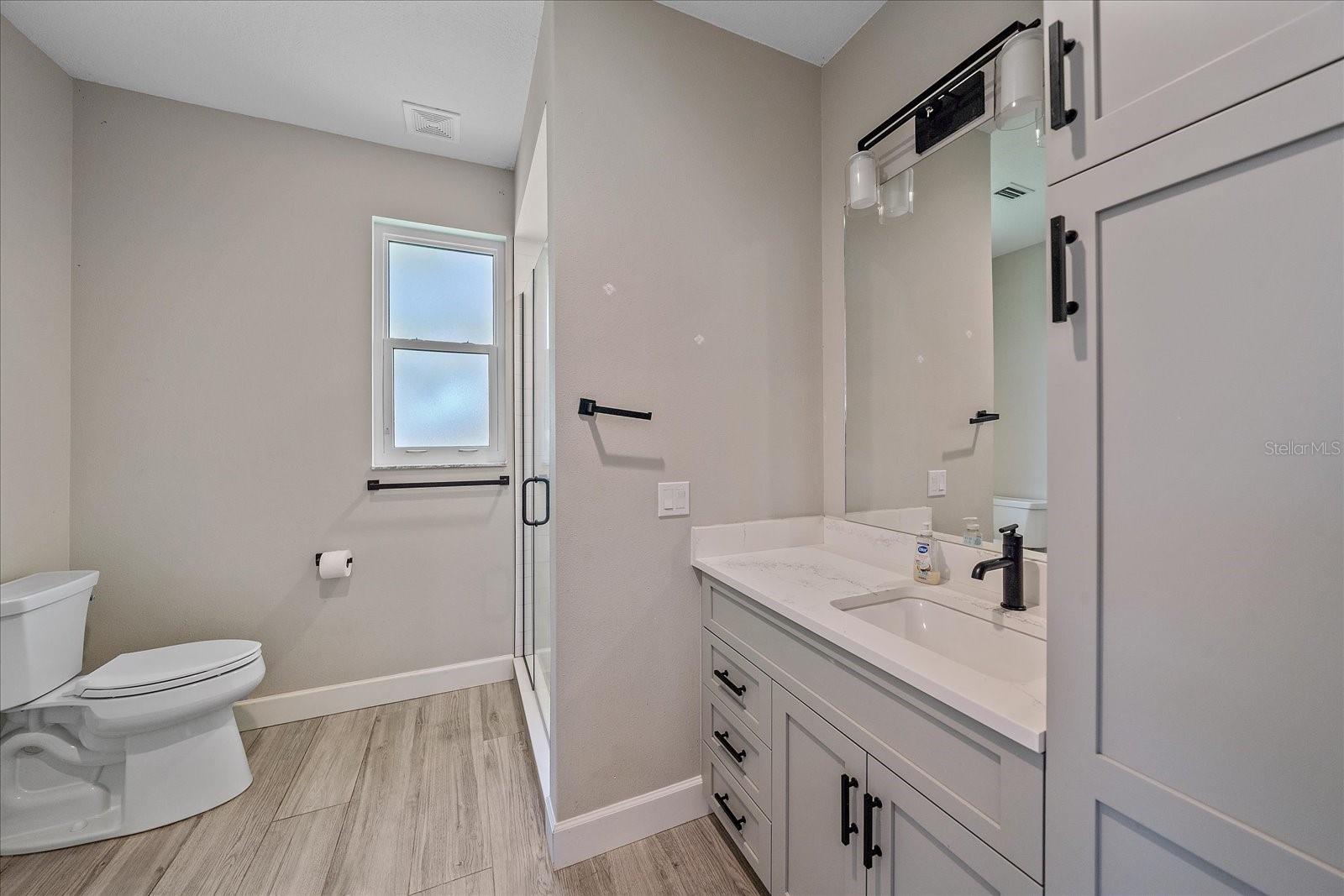 Image 31 of 40 For 5523 Secluded Oaks Way