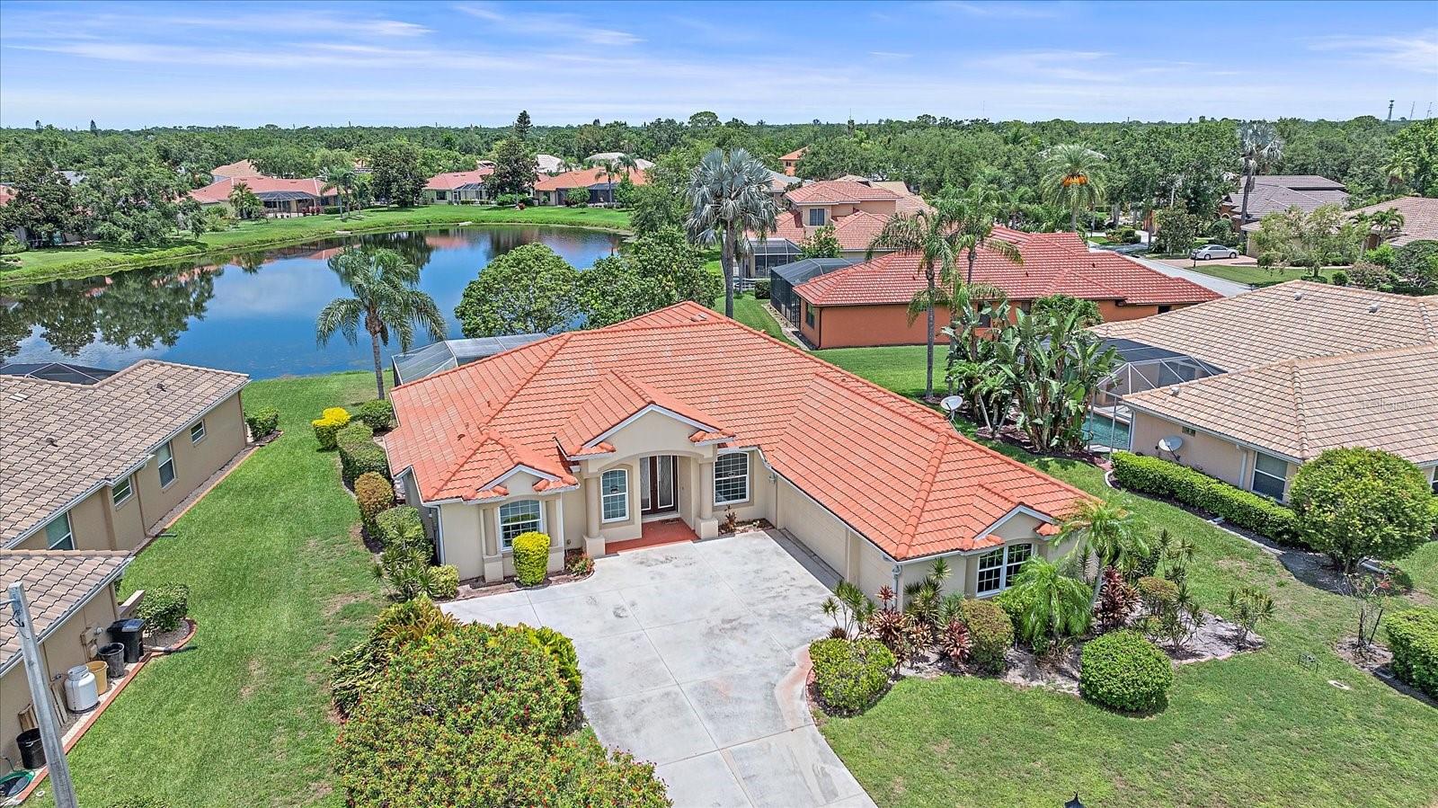 Image 4 of 40 For 5523 Secluded Oaks Way