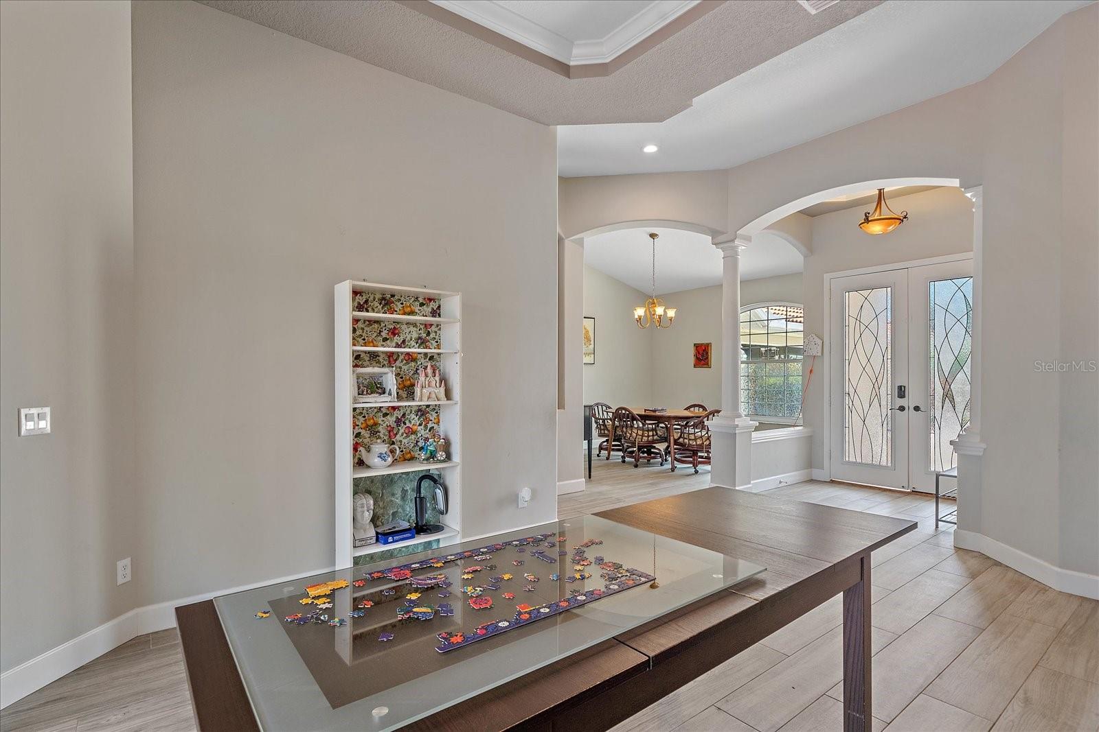 Image 7 of 40 For 5523 Secluded Oaks Way