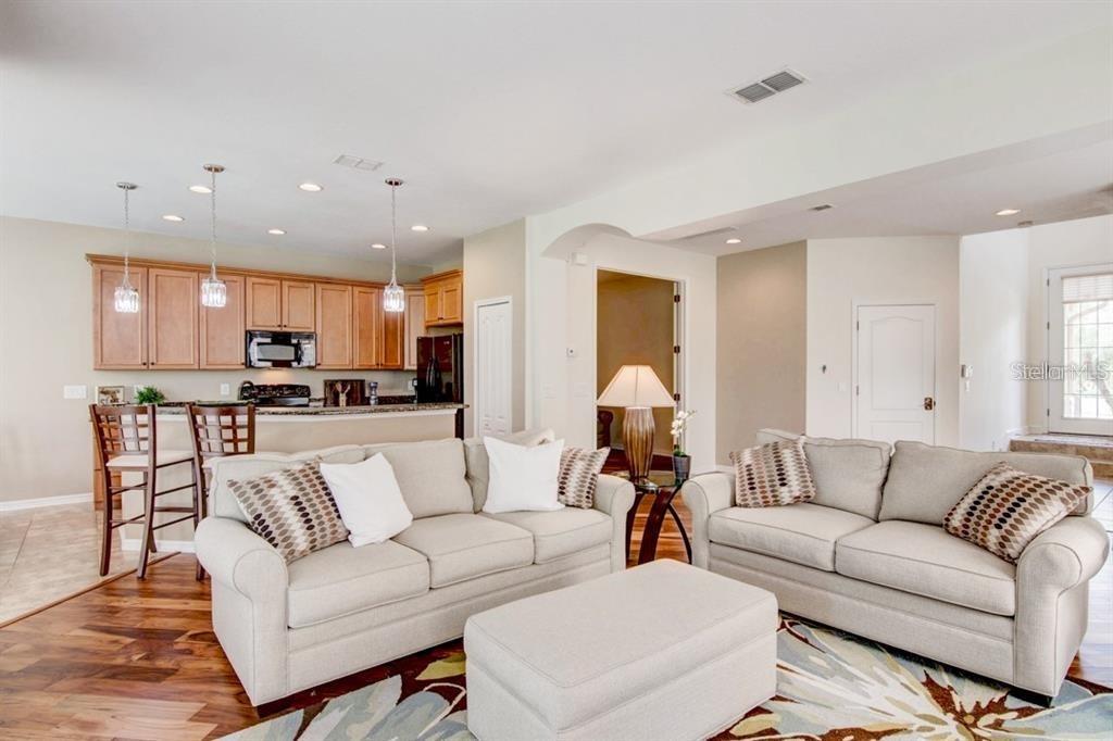 Image 3 of 20 For 8168 Villa Grande Court