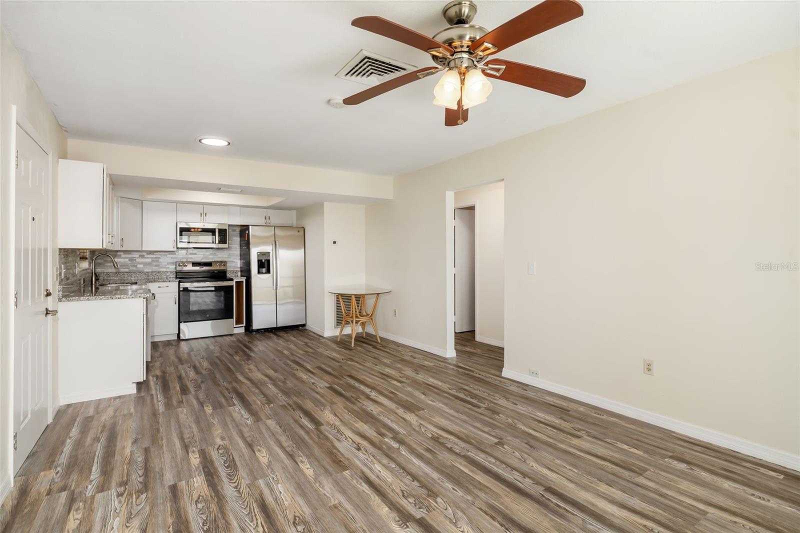 Image 11 of 40 For 2513 Avenue B  B