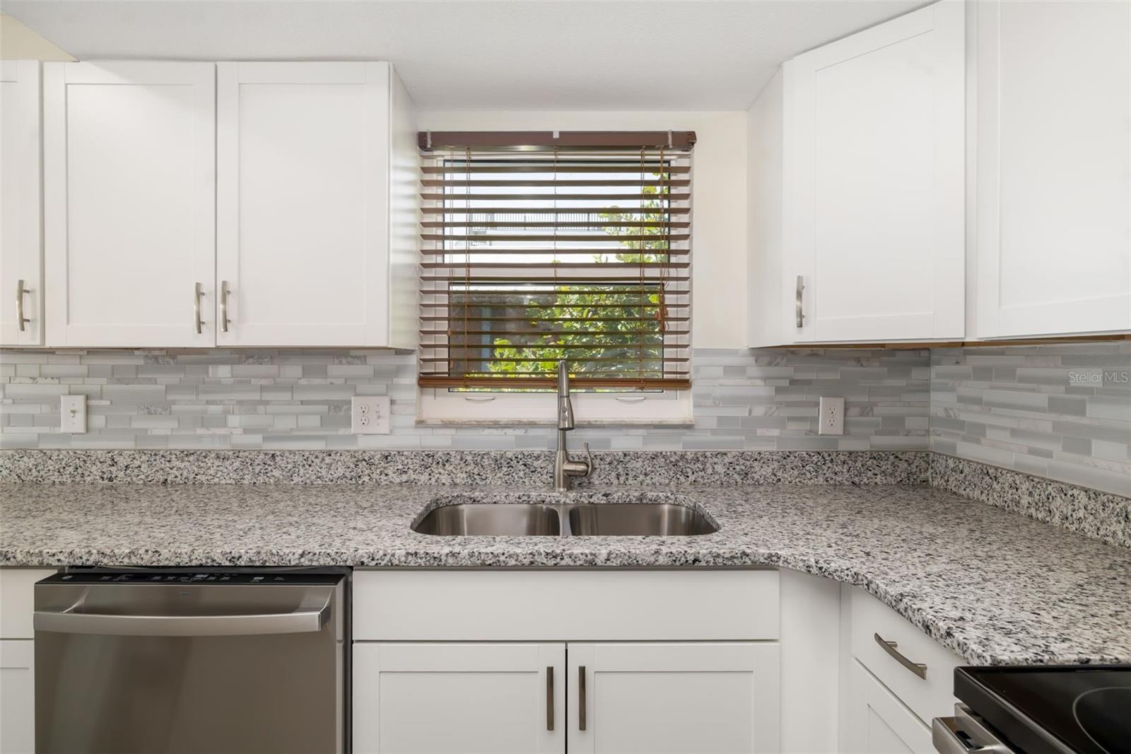 Image 12 of 40 For 2513 Avenue B  B