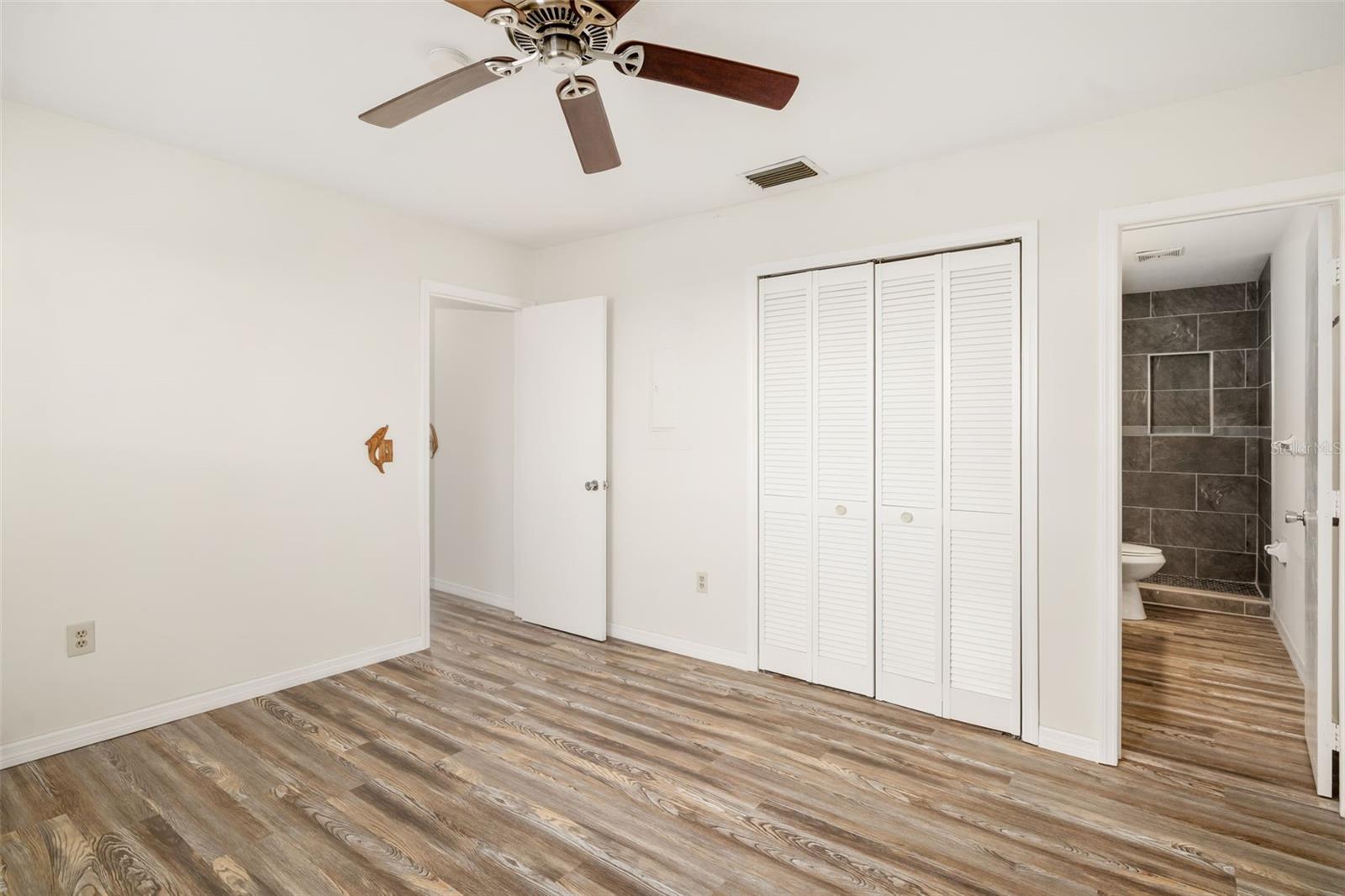 Image 22 of 40 For 2513 Avenue B  B