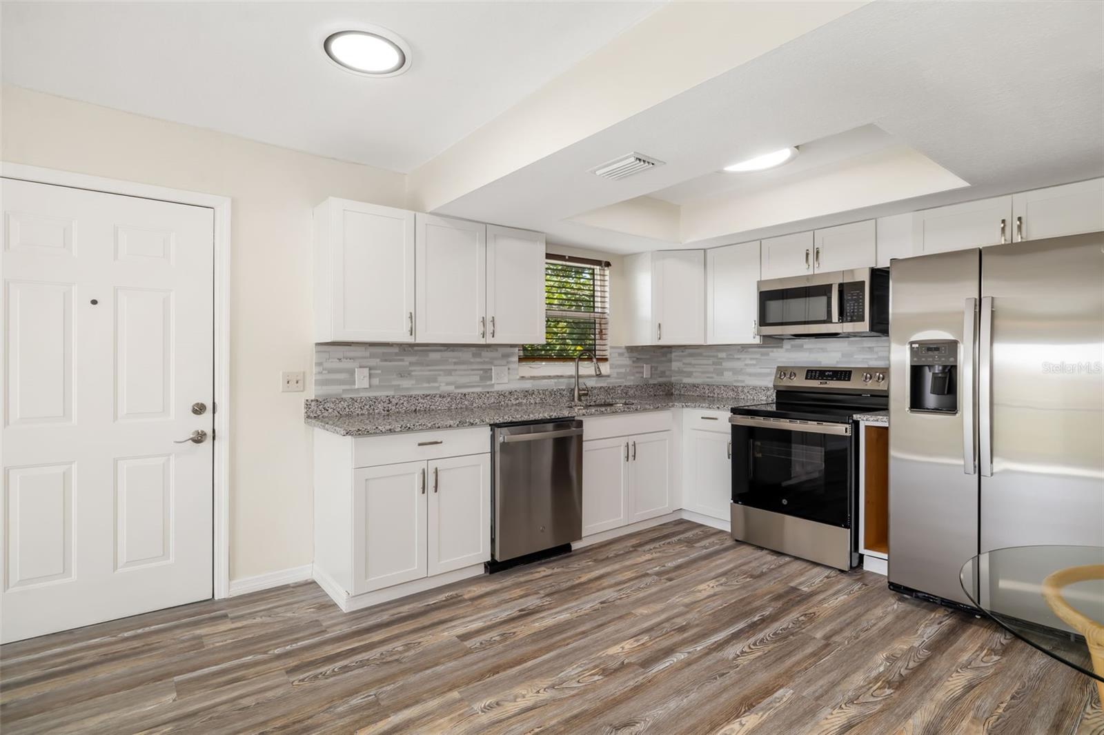 Image 4 of 40 For 2513 Avenue B  B