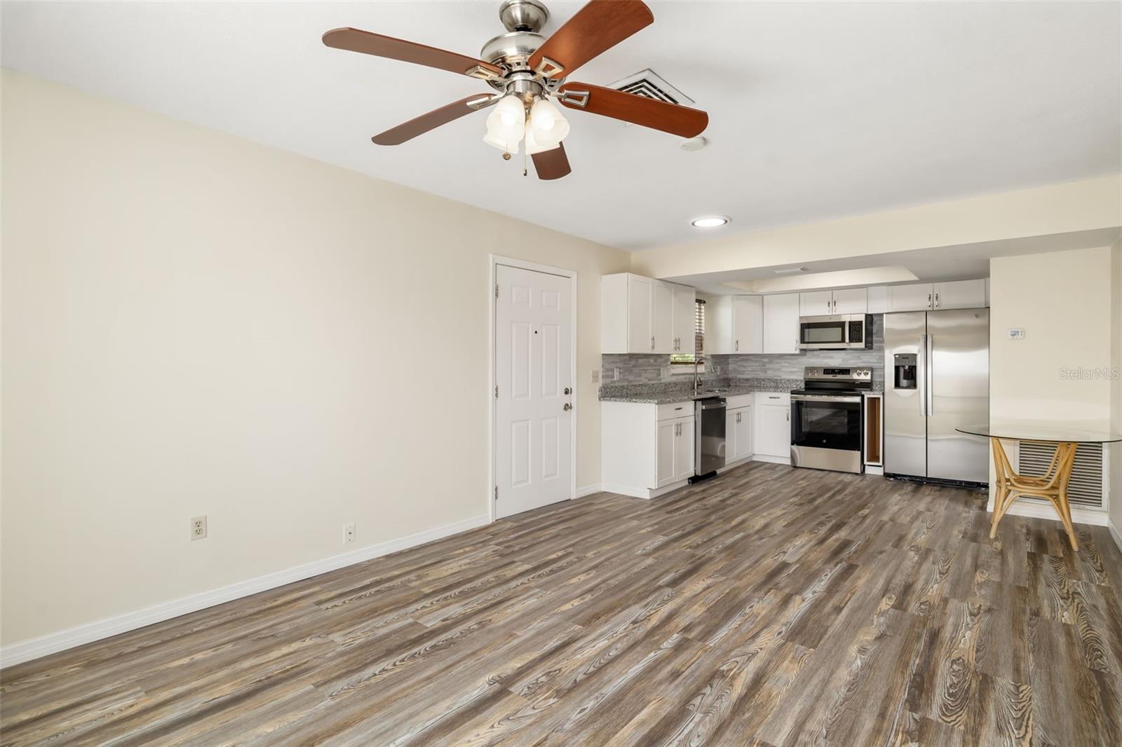 Image 8 of 40 For 2513 Avenue B  B