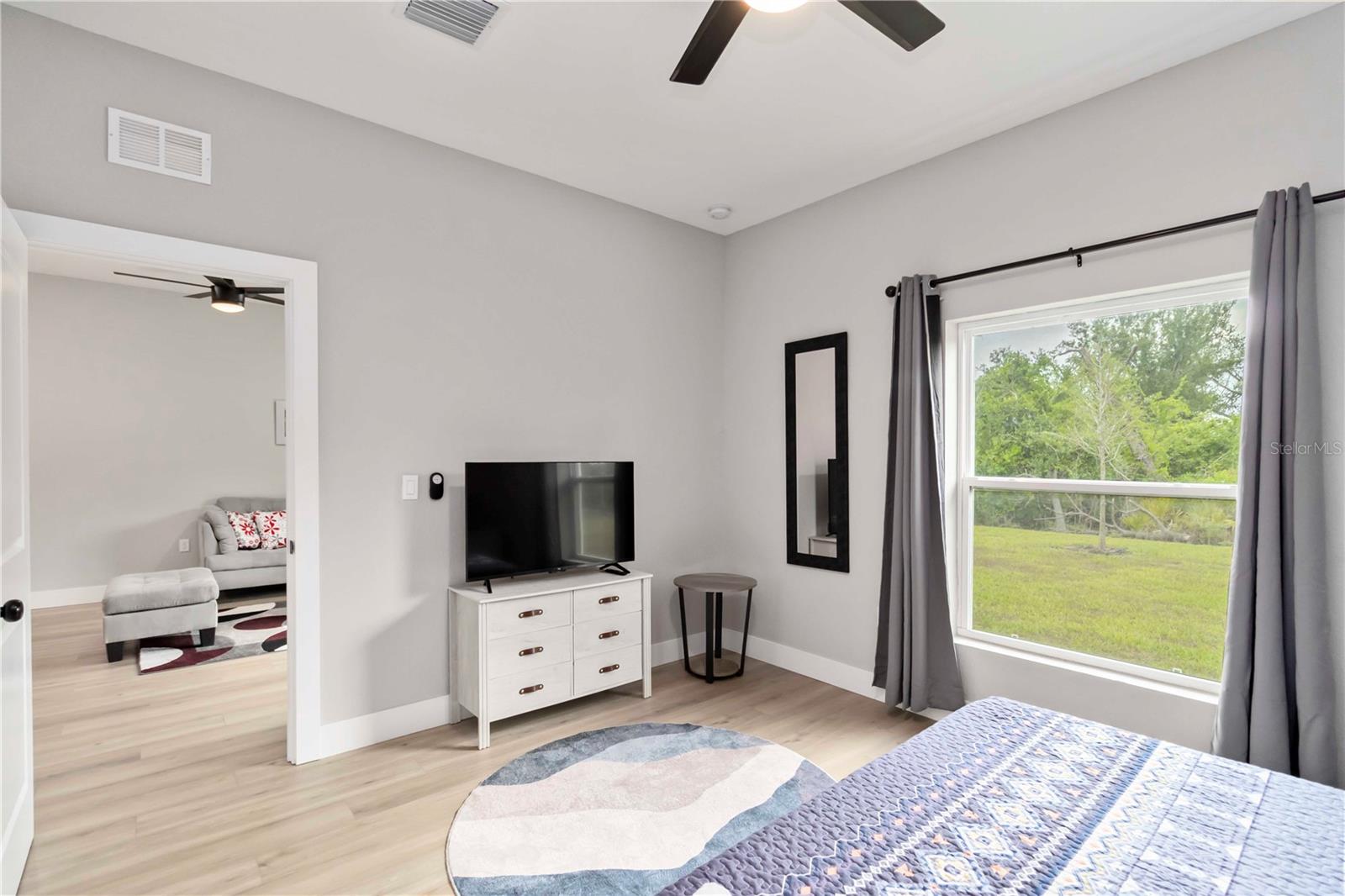 Image 13 of 27 For 9417 Agate Street