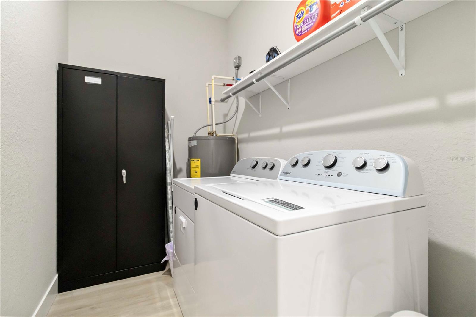 Image 21 of 27 For 9417 Agate Street