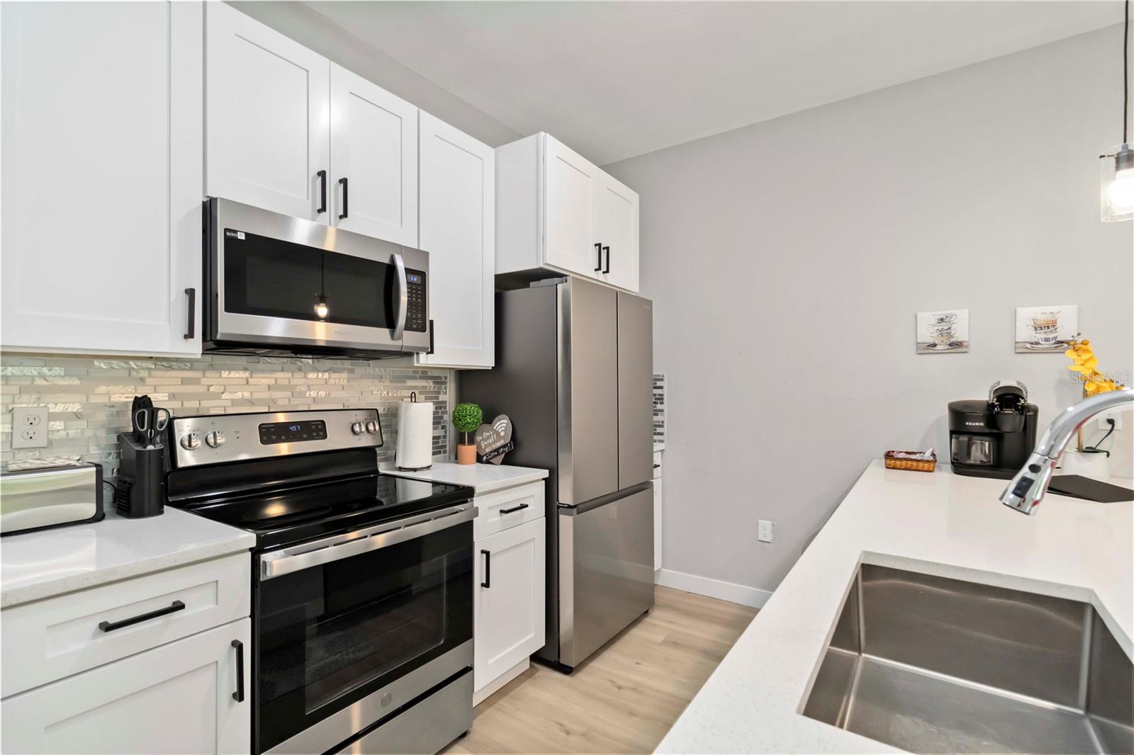 Image 7 of 27 For 9417 Agate Street