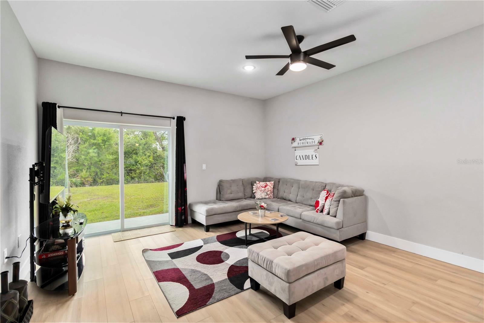 Image 9 of 27 For 9417 Agate Street
