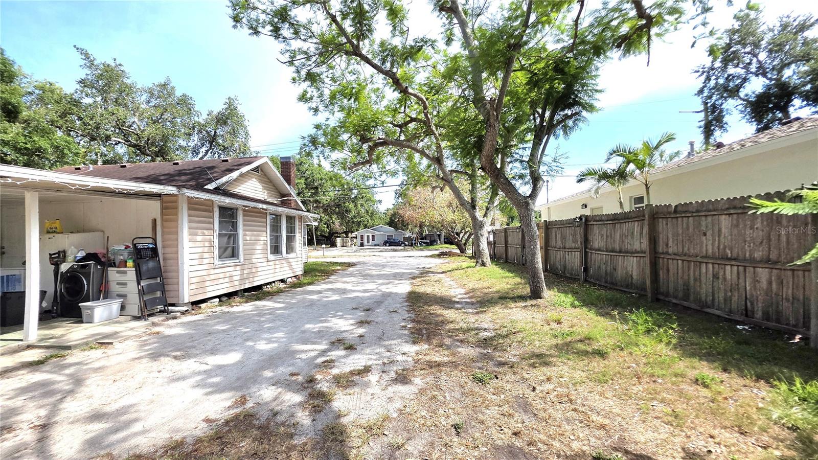 Image 3 of 11 For 809 30th Avenue E