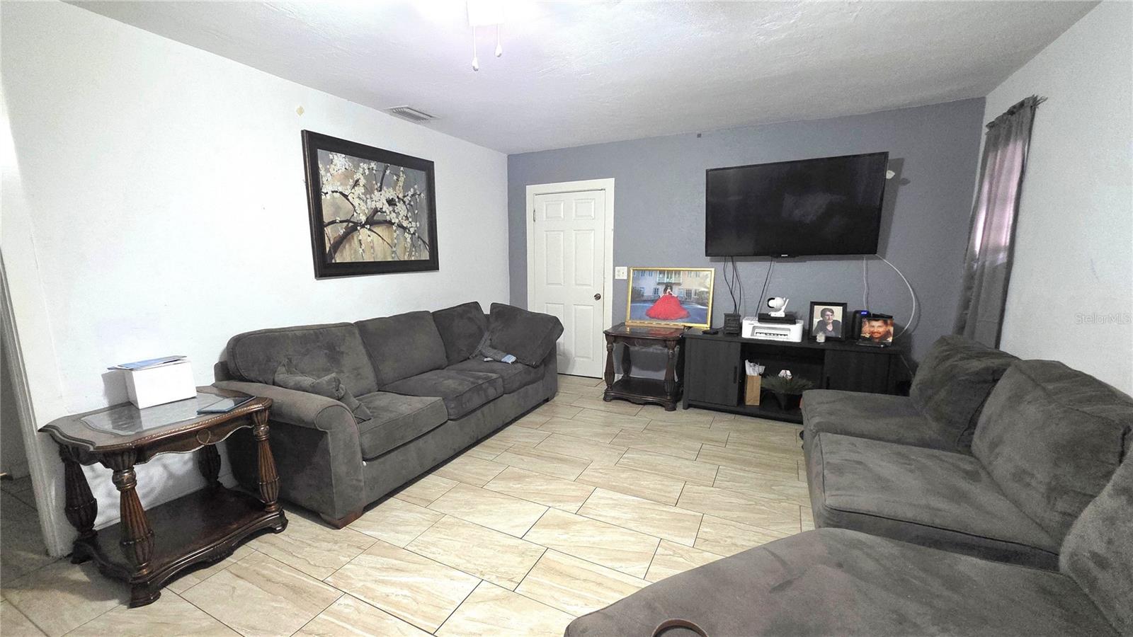 Image 5 of 11 For 809 30th Avenue E