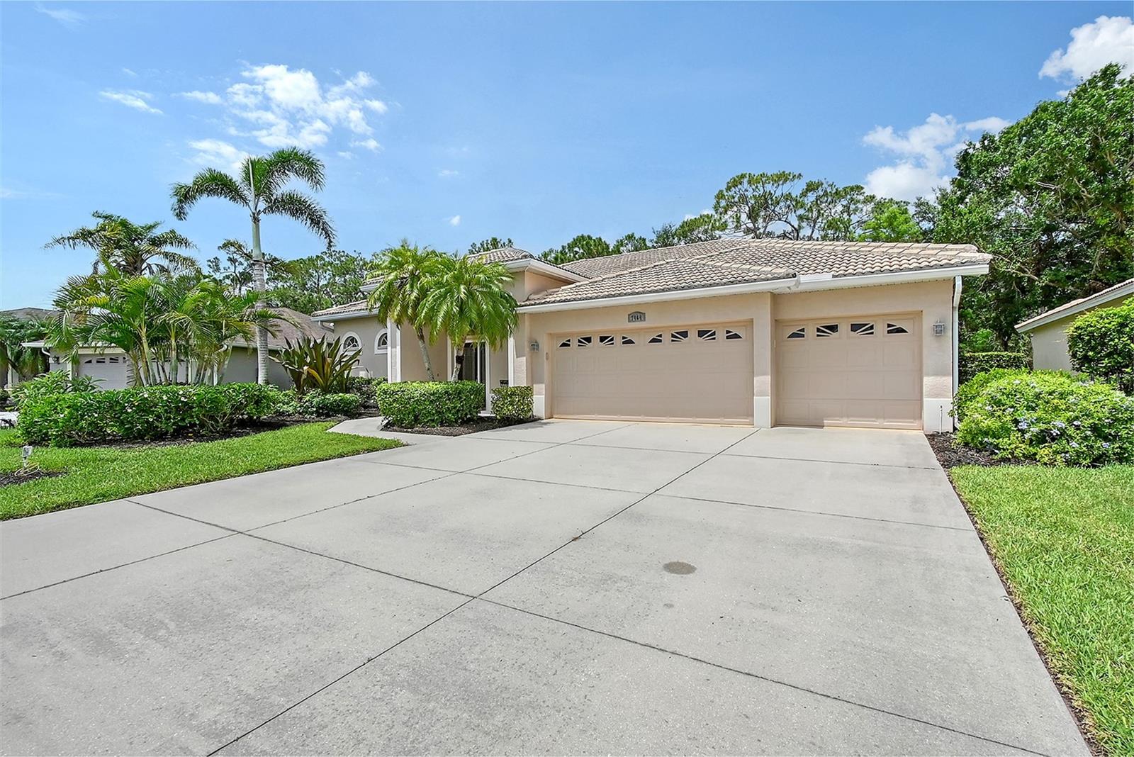 Image 4 of 66 For 7464 Ridge Road
