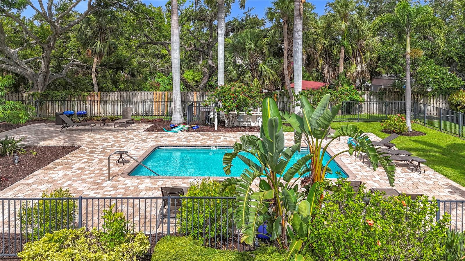 Image 42 of 47 For 2220 Bahia Vista St  G4