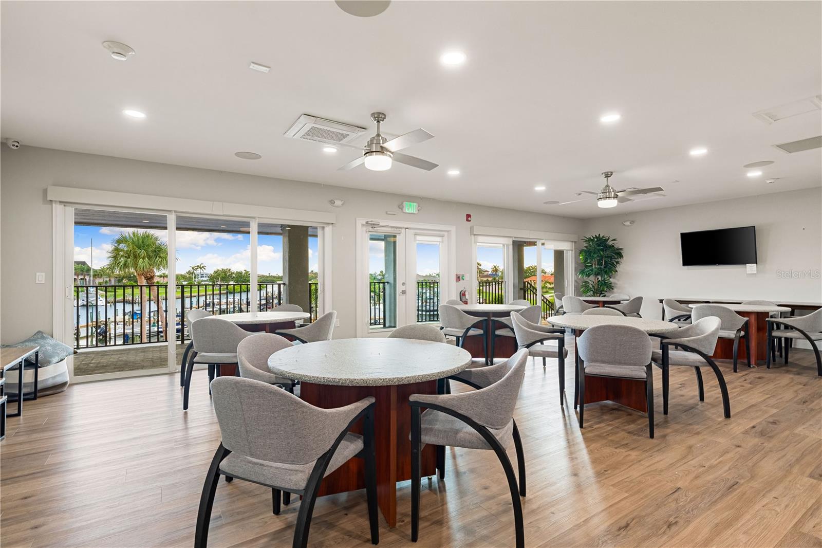 Image 79 of 100 For 1484 Seafarer Drive