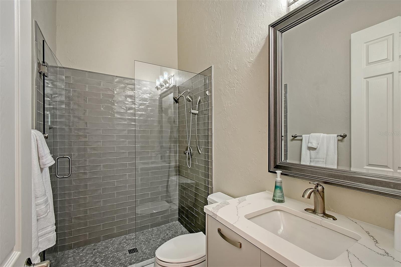 Image 37 of 88 For 520 Rye Road Ne