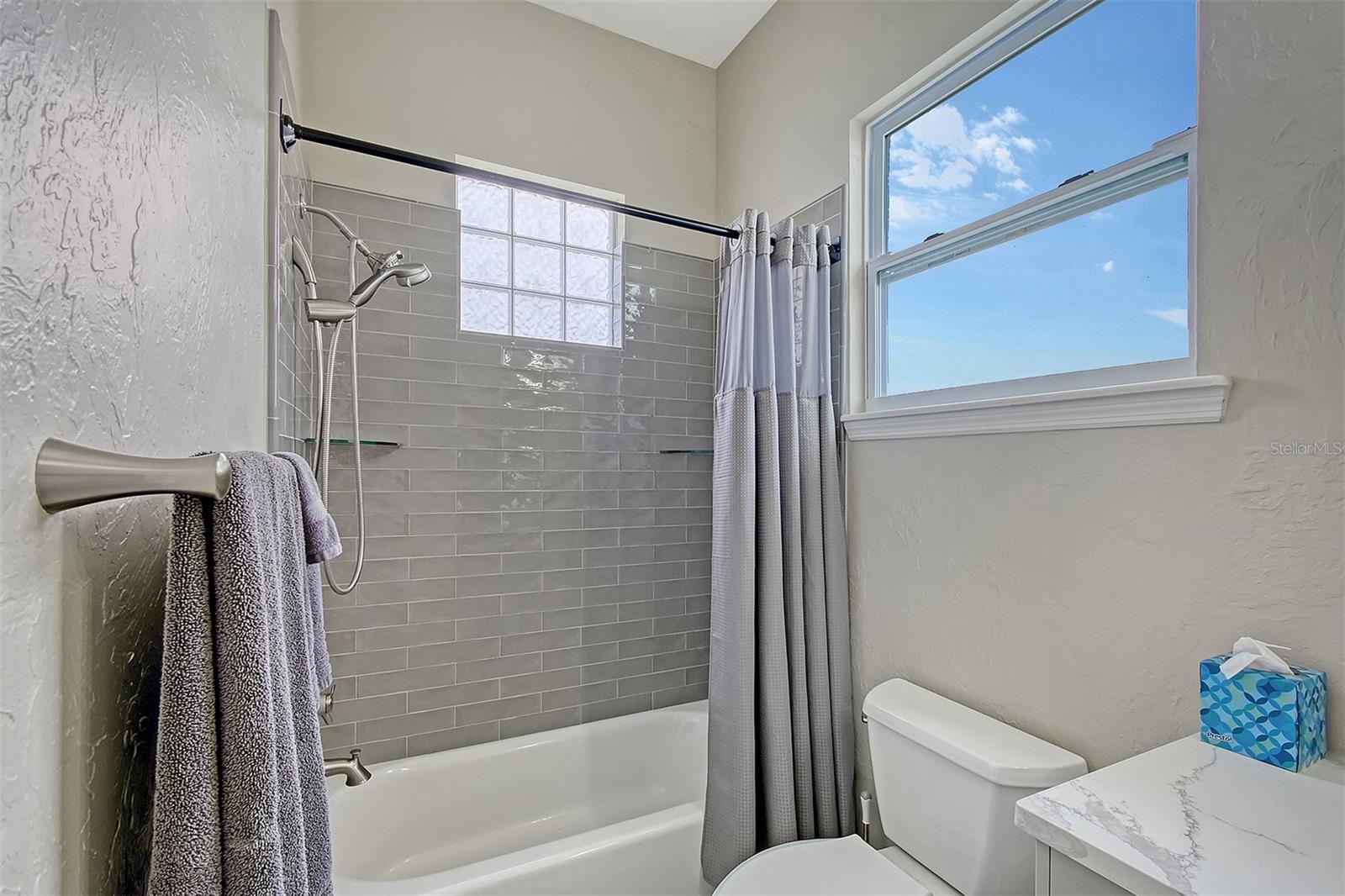Image 49 of 88 For 520 Rye Road Ne