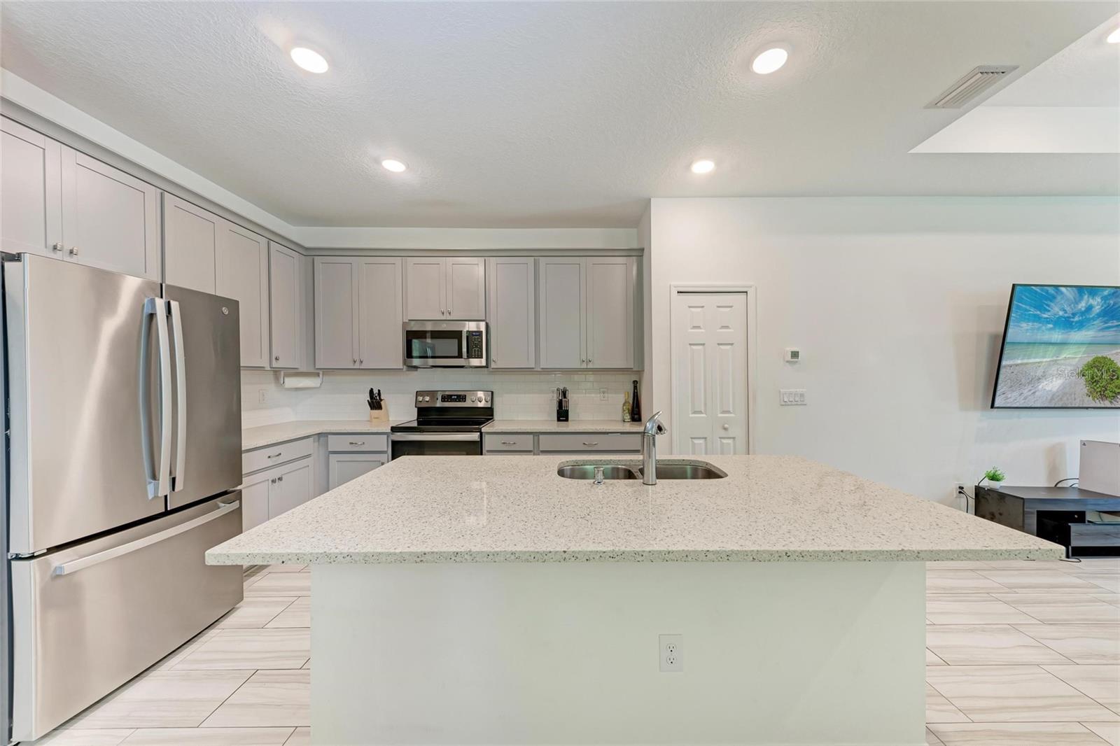 Image 4 of 31 For 8721 Firefly Place