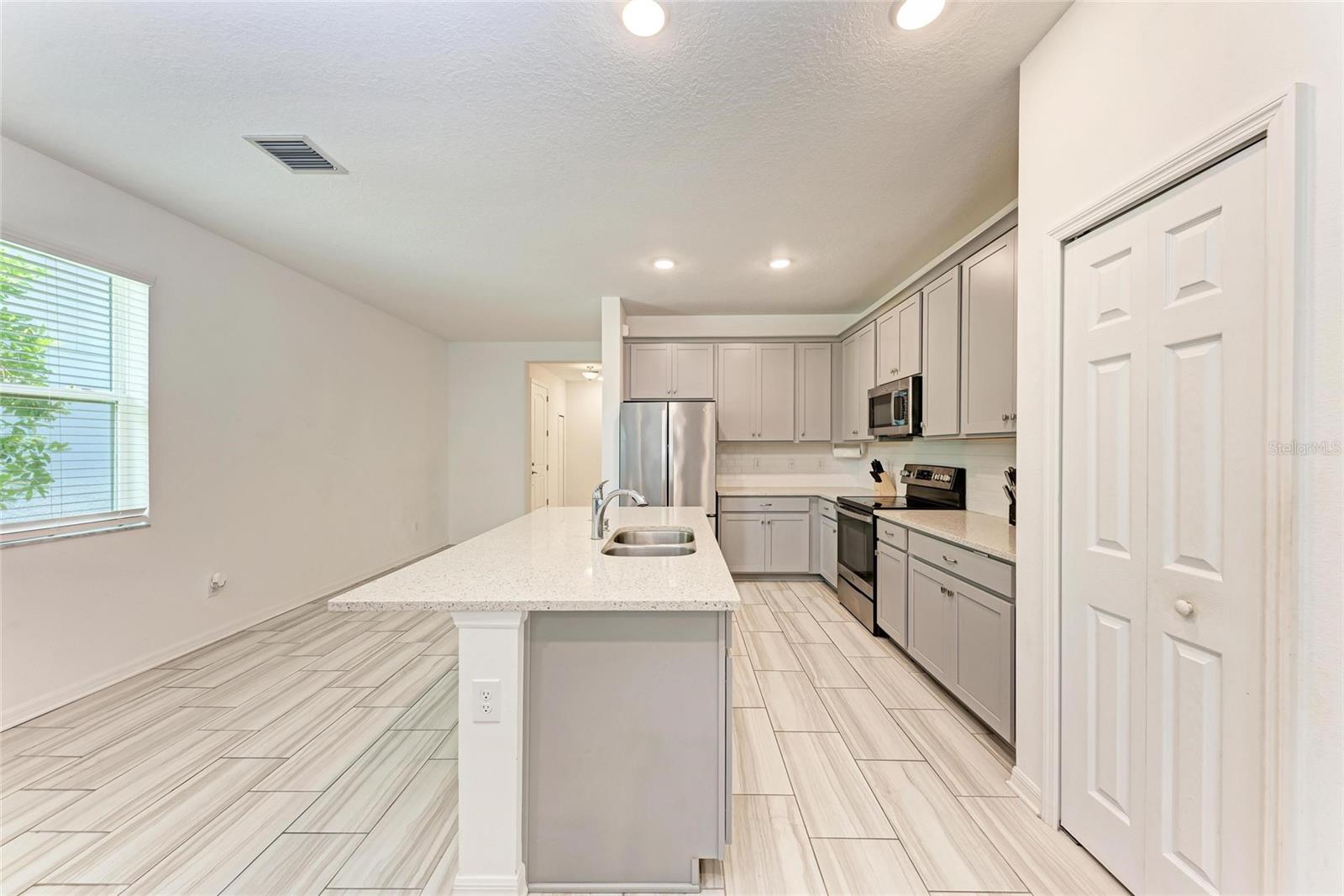 Image 6 of 31 For 8721 Firefly Place