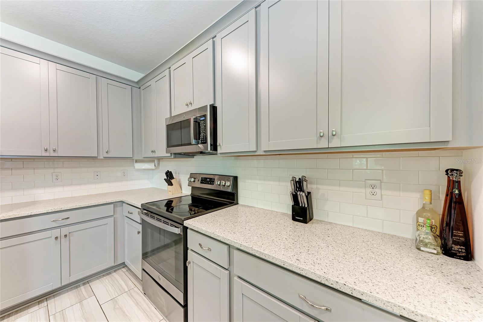 Image 7 of 31 For 8721 Firefly Place