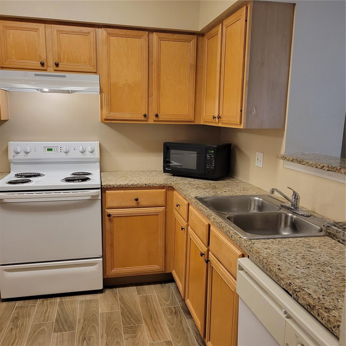 Image 4 of 23 For 1155 Villagio Circle 102