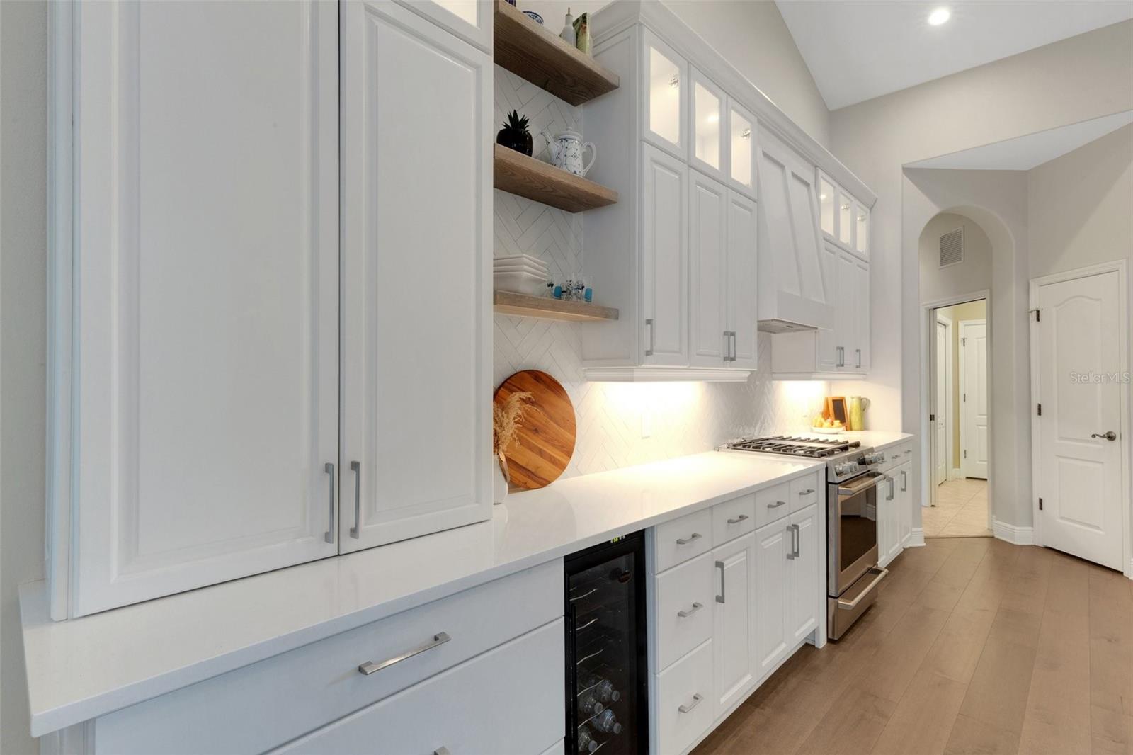 Image 12 of 61 For 8102 Waterview Boulevard