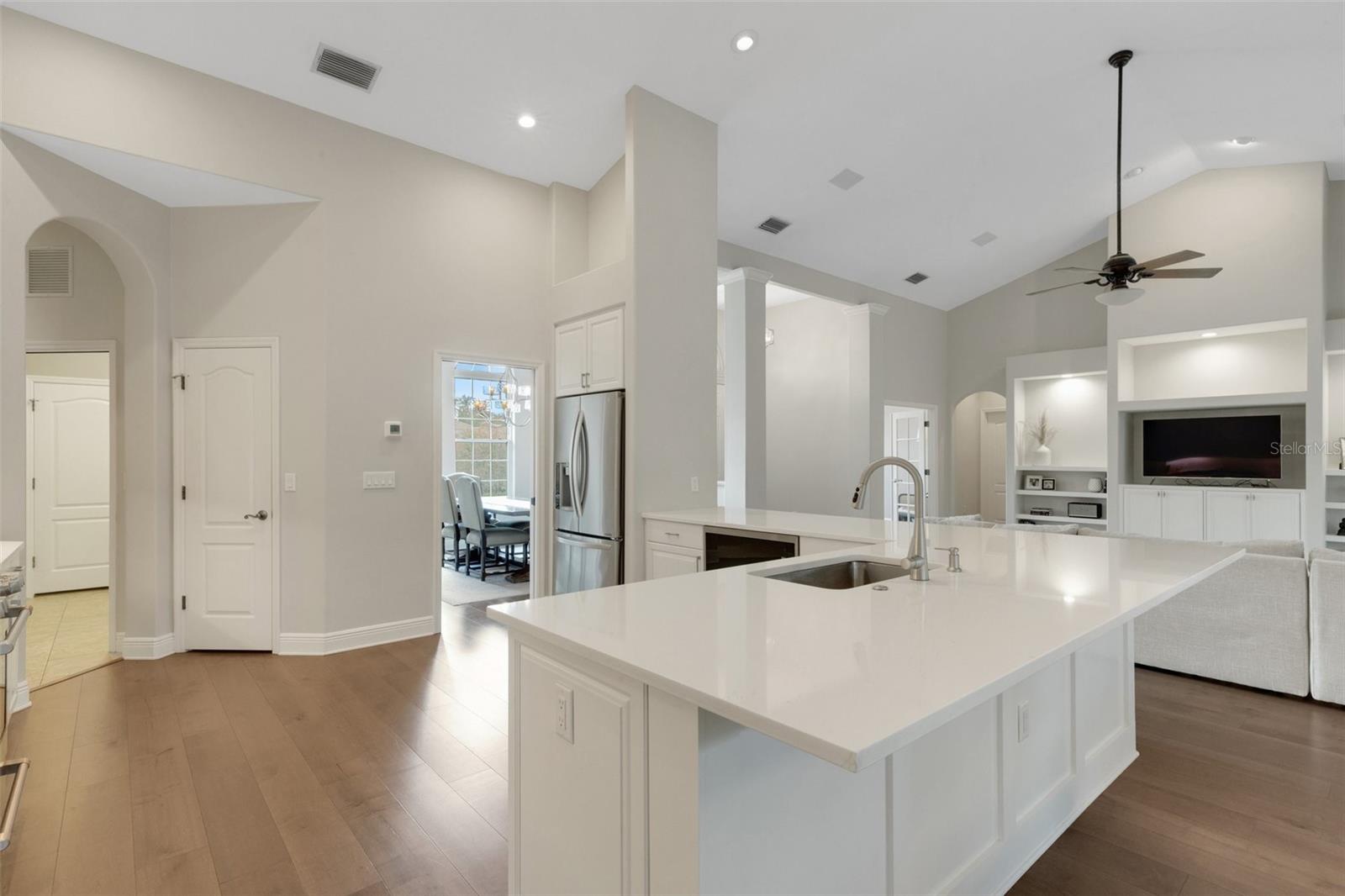 Image 13 of 61 For 8102 Waterview Boulevard