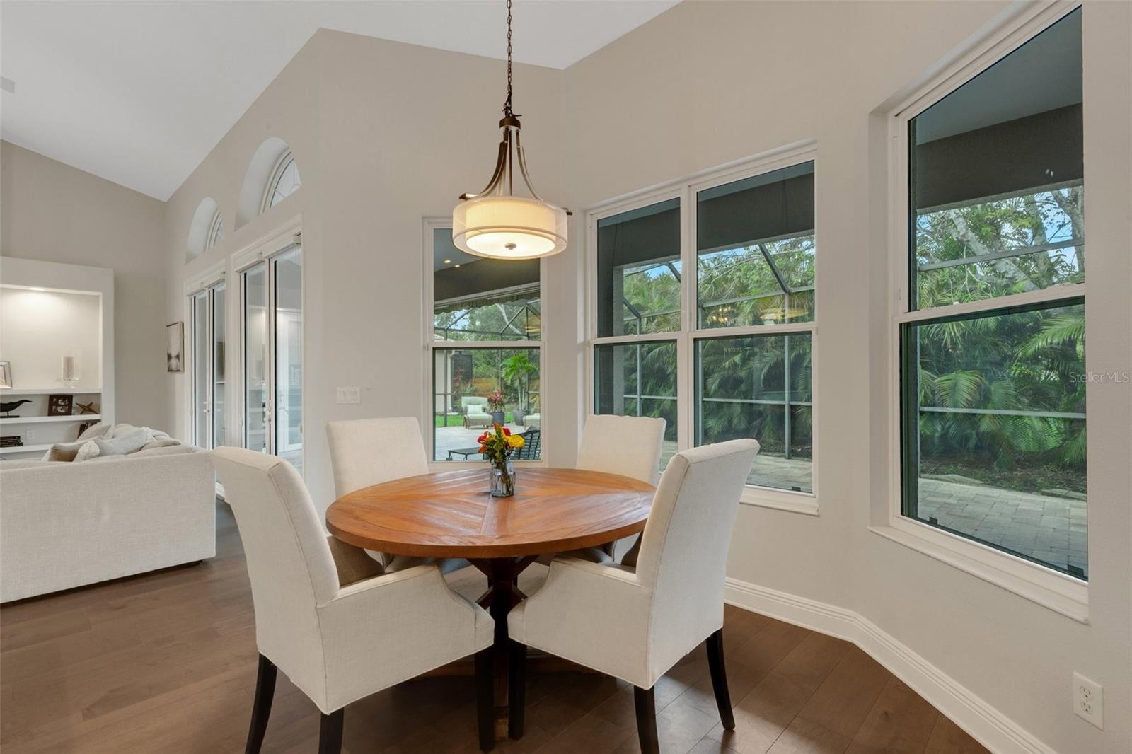 Image 19 of 61 For 8102 Waterview Boulevard