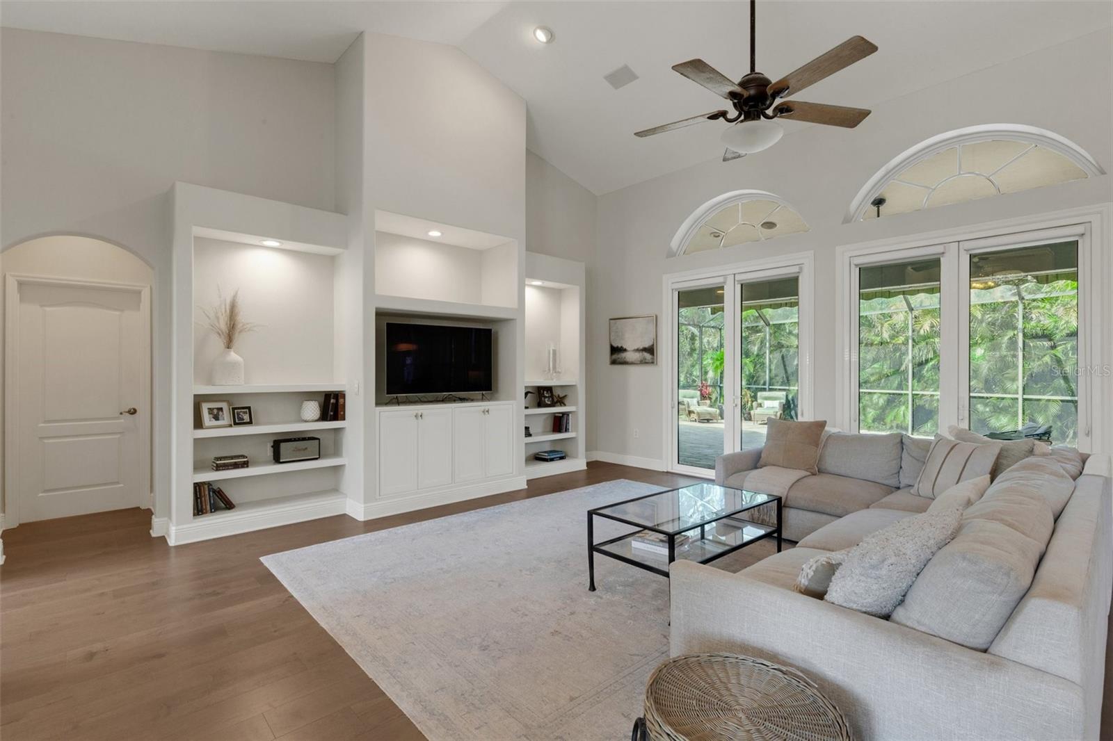 Image 23 of 61 For 8102 Waterview Boulevard