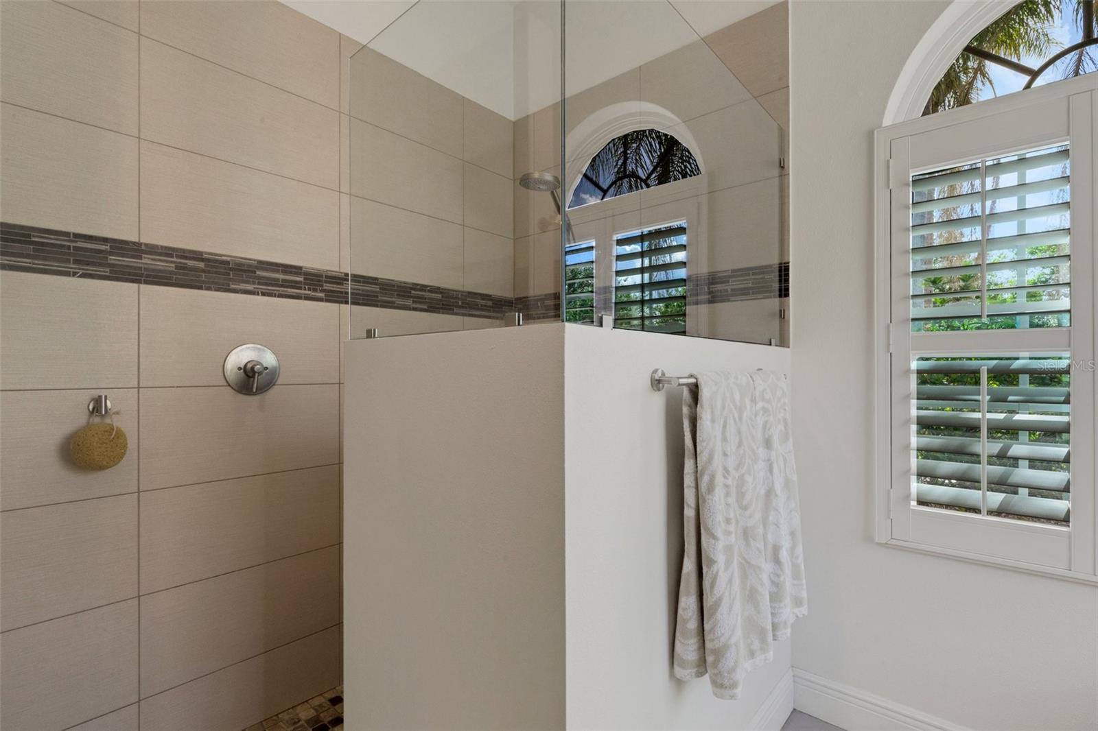 Image 36 of 61 For 8102 Waterview Boulevard