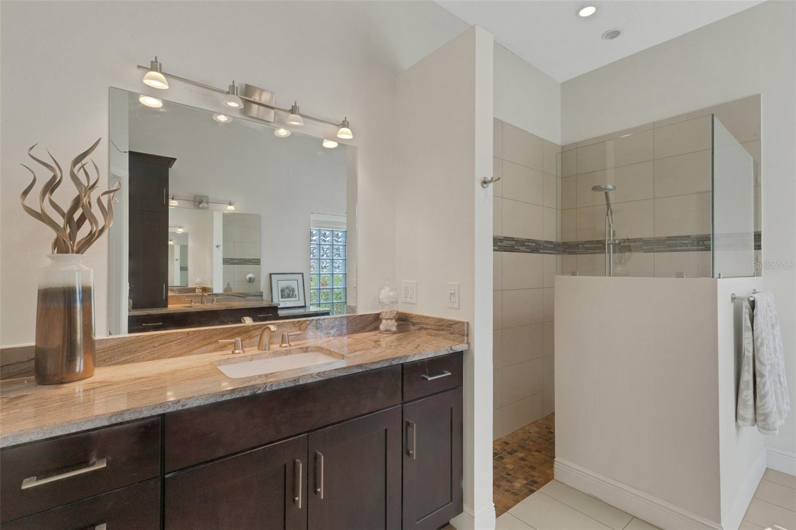 Image 42 of 61 For 8102 Waterview Boulevard