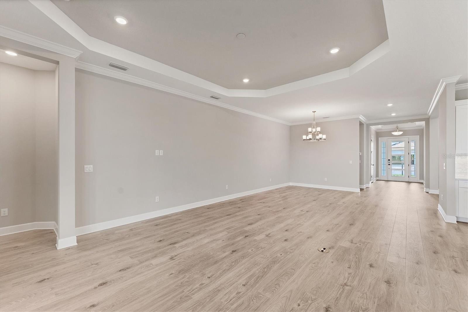 Image 17 of 92 For 15813 San Lazzaro Avenue