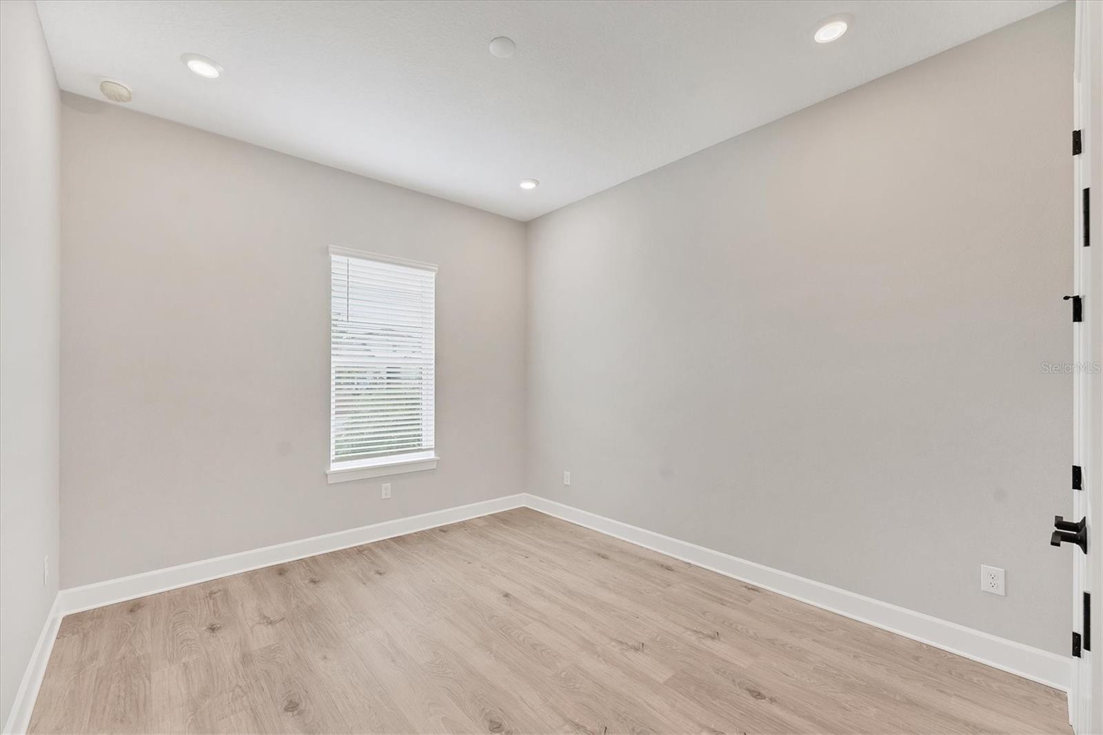 Image 31 of 92 For 15813 San Lazzaro Avenue