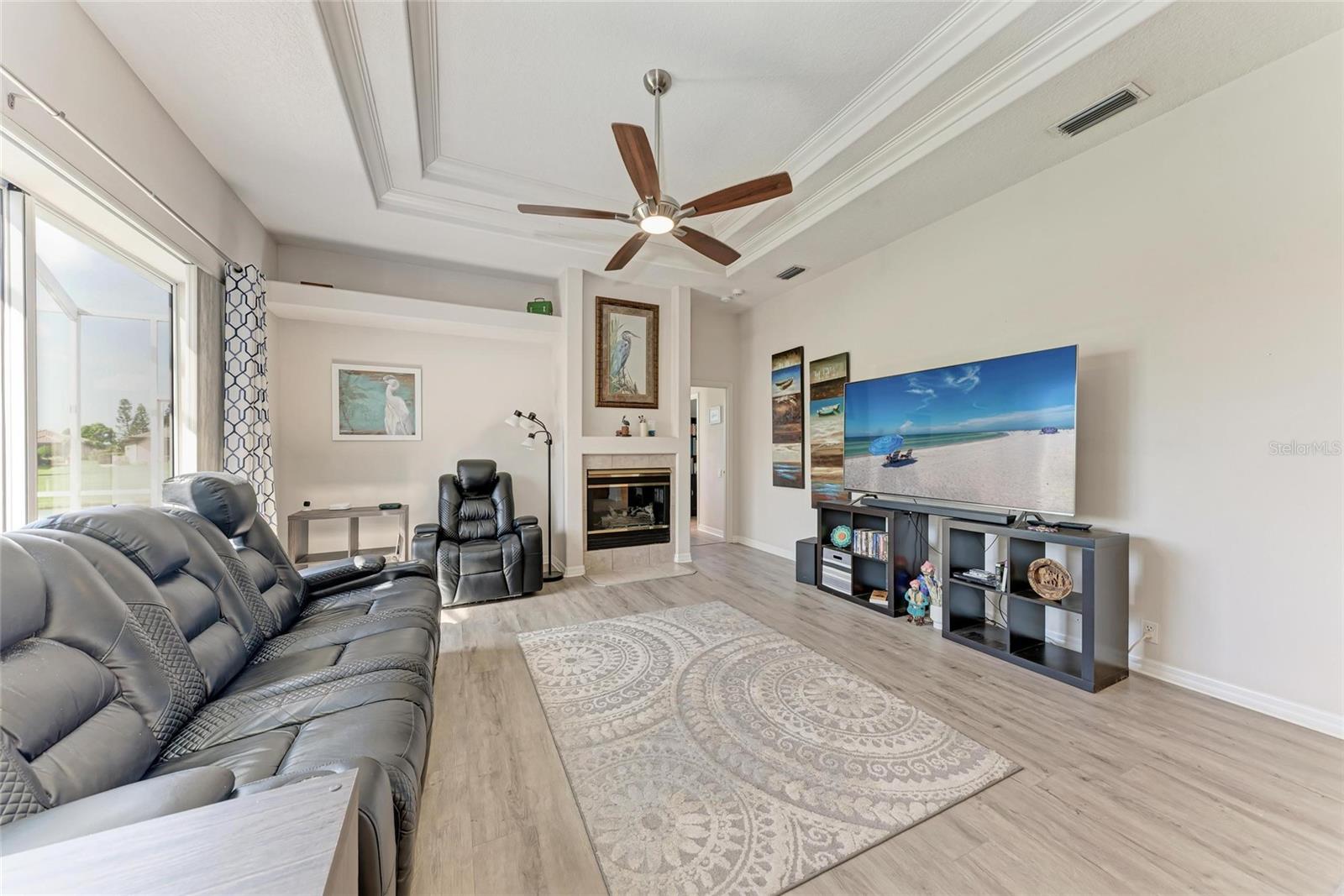 Image 12 of 48 For 11915 Oak Ridge Drive