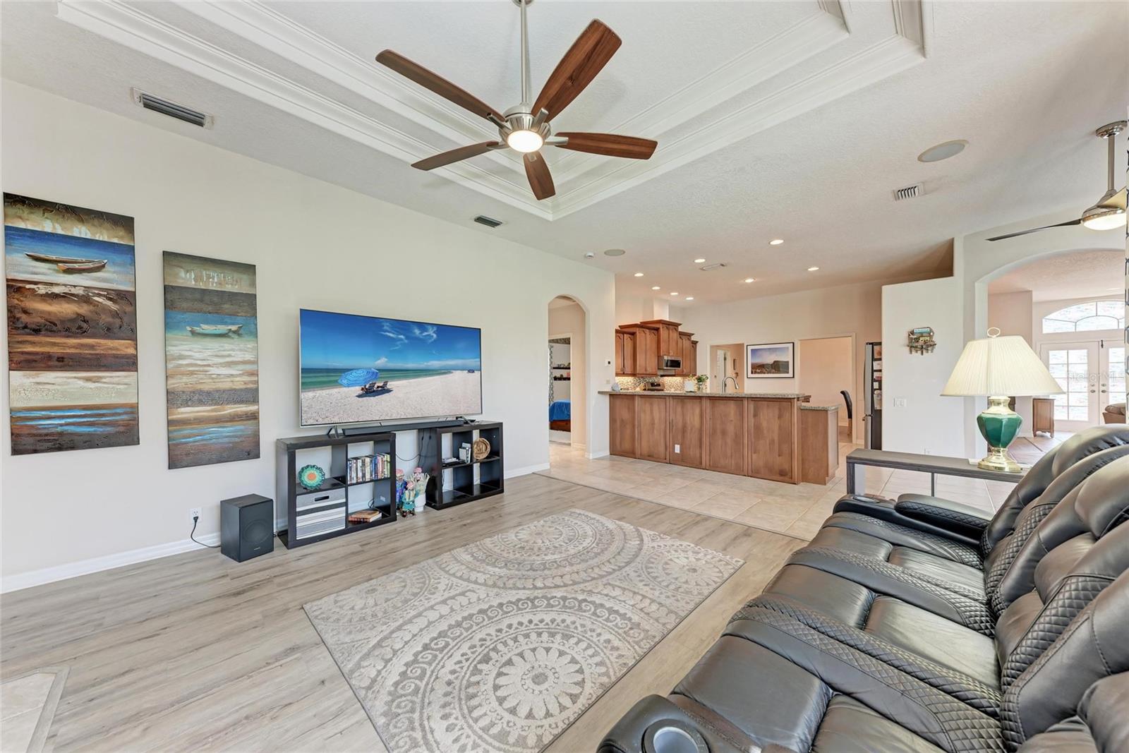 Image 15 of 48 For 11915 Oak Ridge Drive