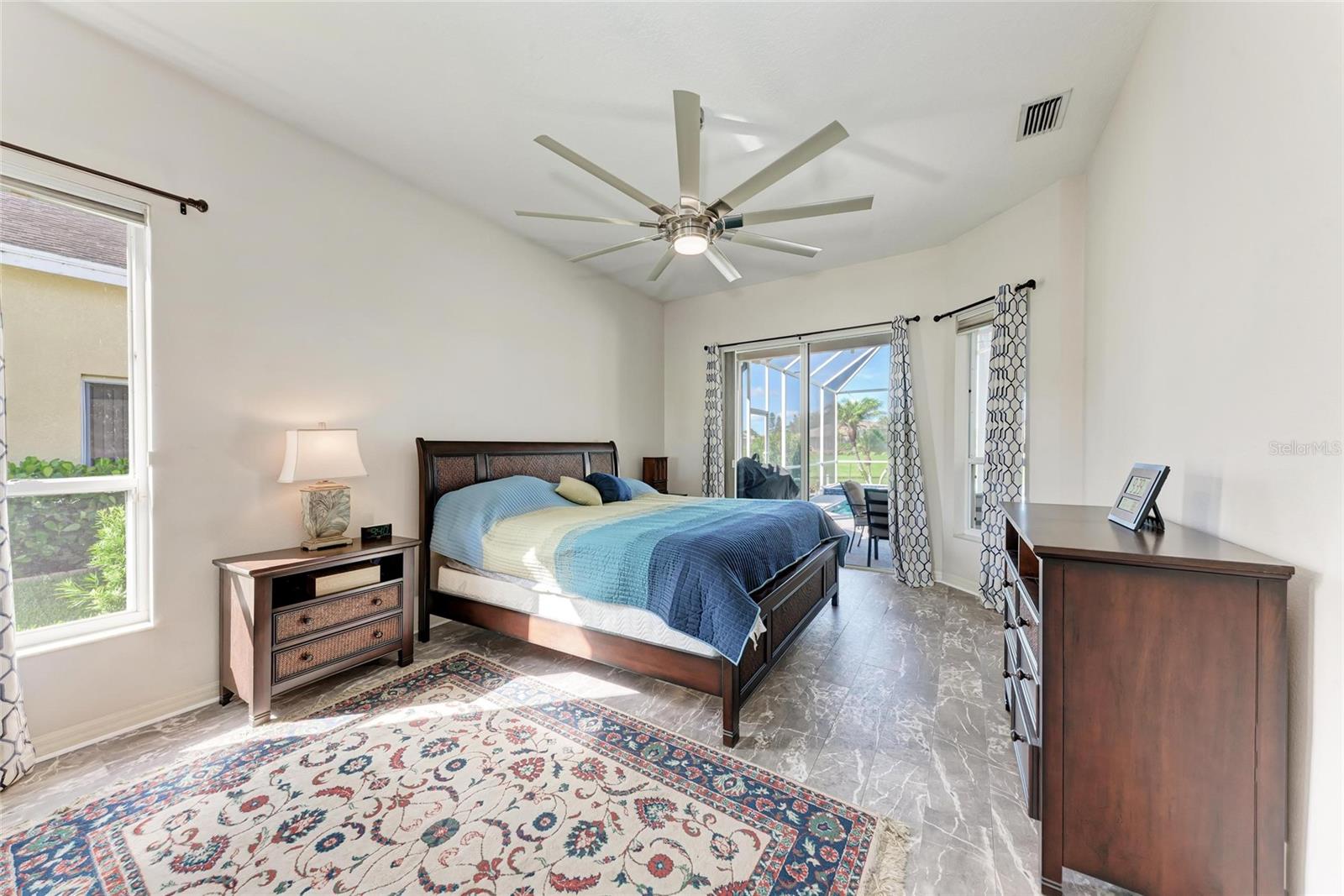 Image 25 of 48 For 11915 Oak Ridge Drive