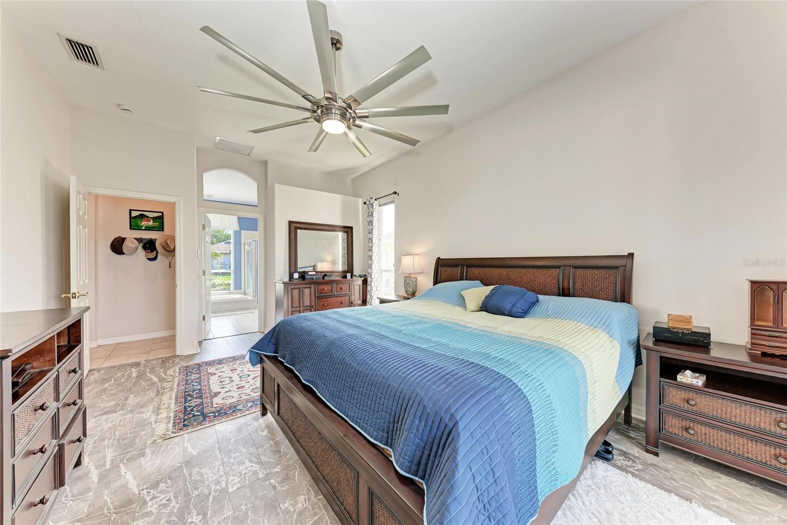Image 26 of 48 For 11915 Oak Ridge Drive