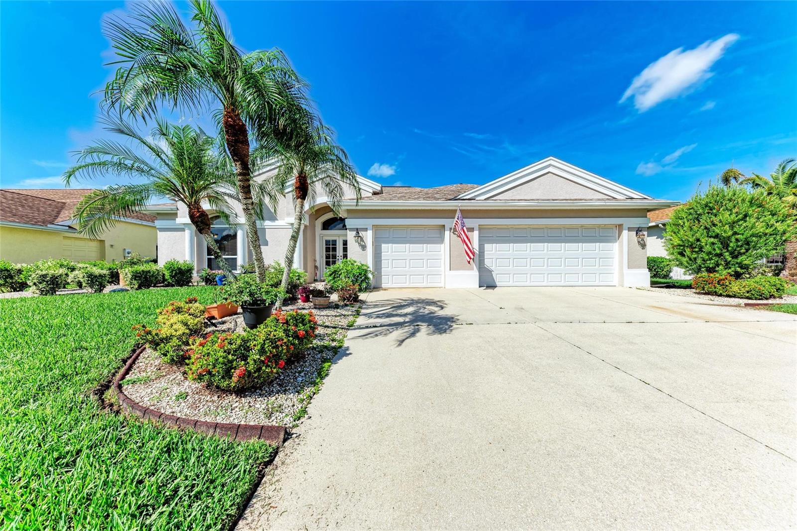 Image 4 of 48 For 11915 Oak Ridge Drive