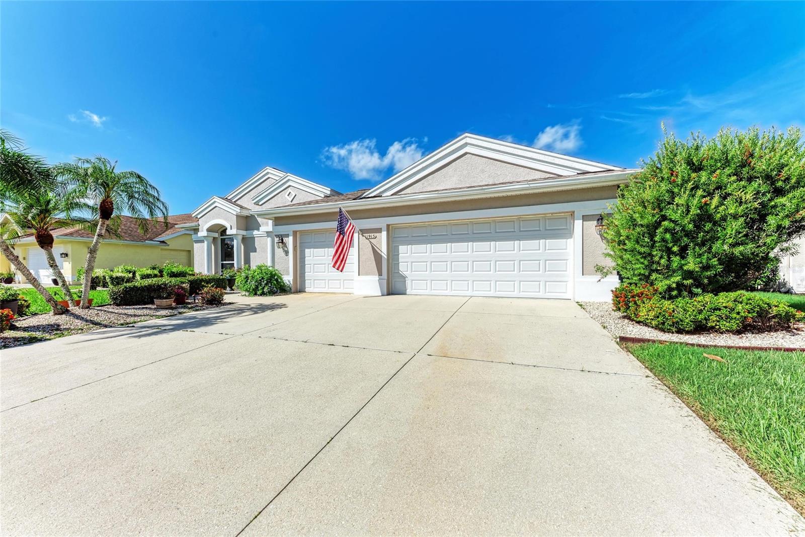 Image 5 of 48 For 11915 Oak Ridge Drive