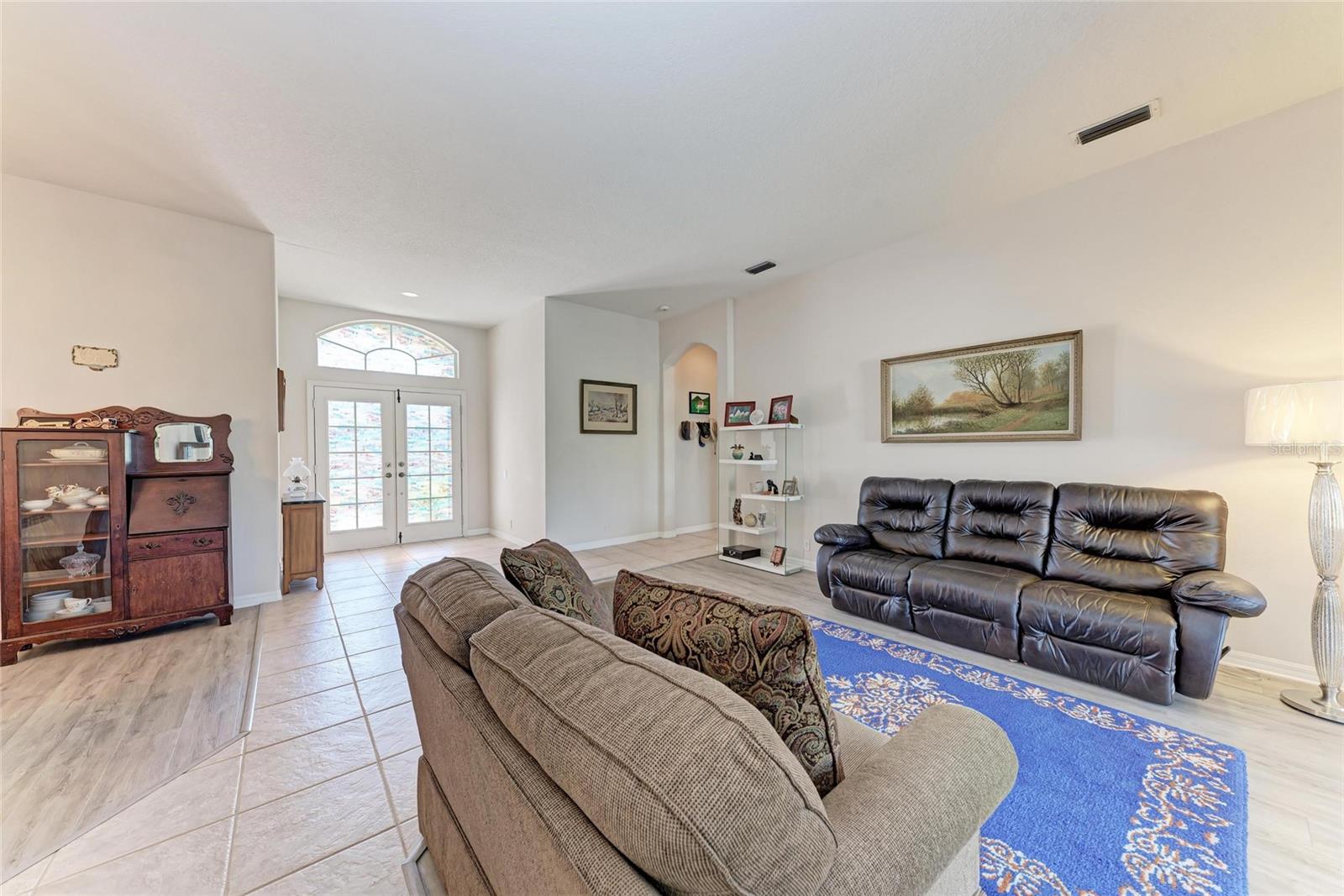 Image 9 of 48 For 11915 Oak Ridge Drive