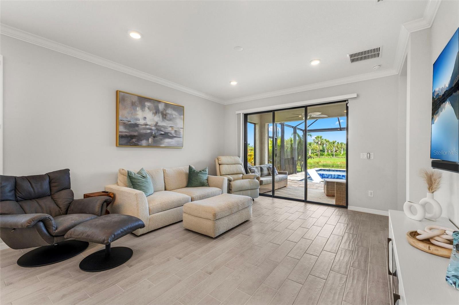 Image 20 of 53 For 9012 Tequila Sunrise Drive