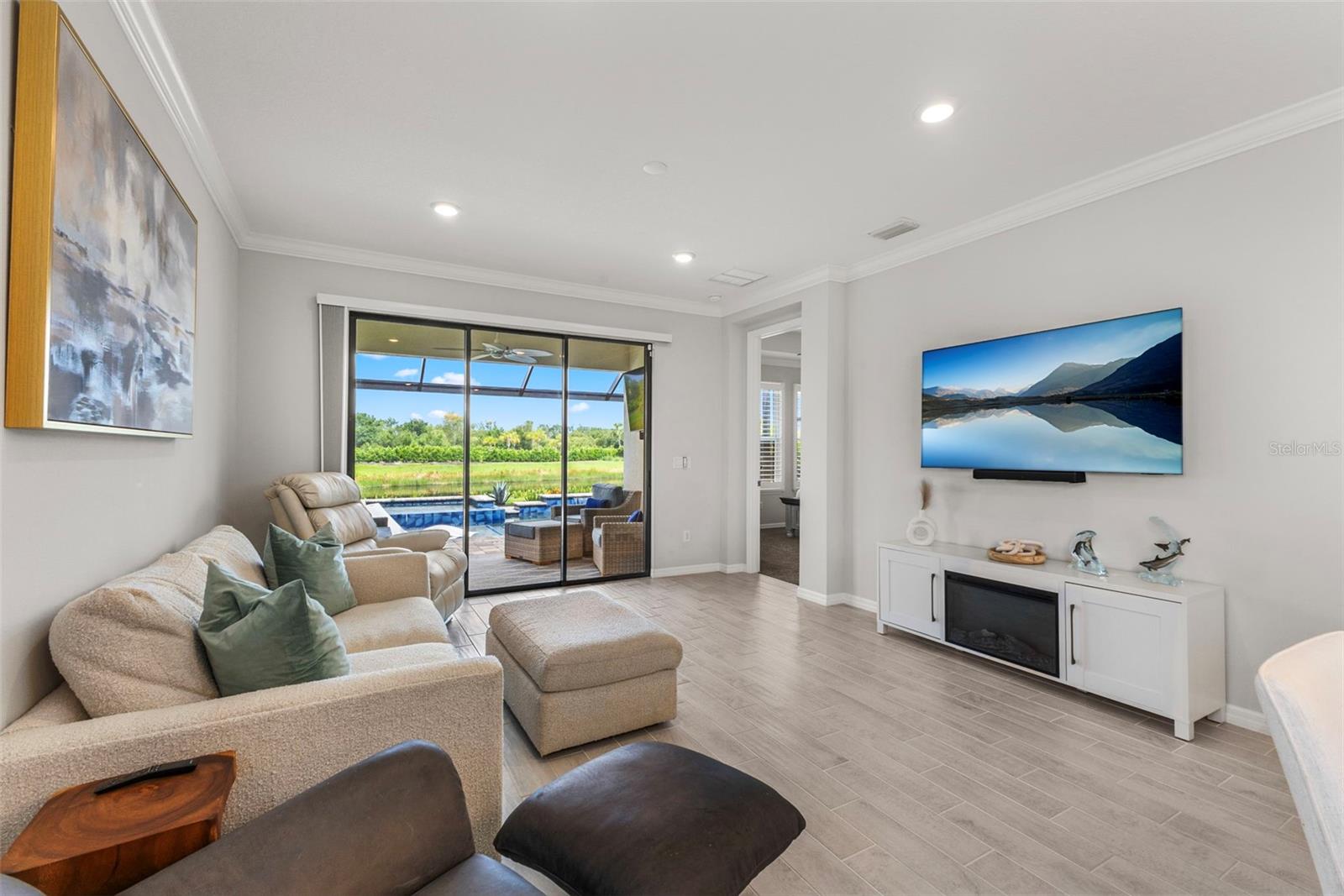 Image 7 of 53 For 9012 Tequila Sunrise Drive