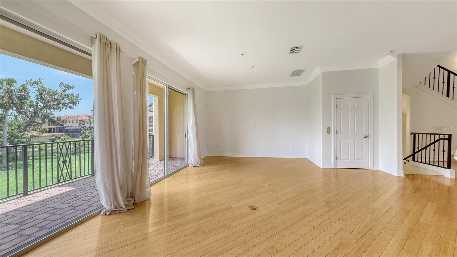 Image 14 of 92 For 1512 3rd Street Circle E
