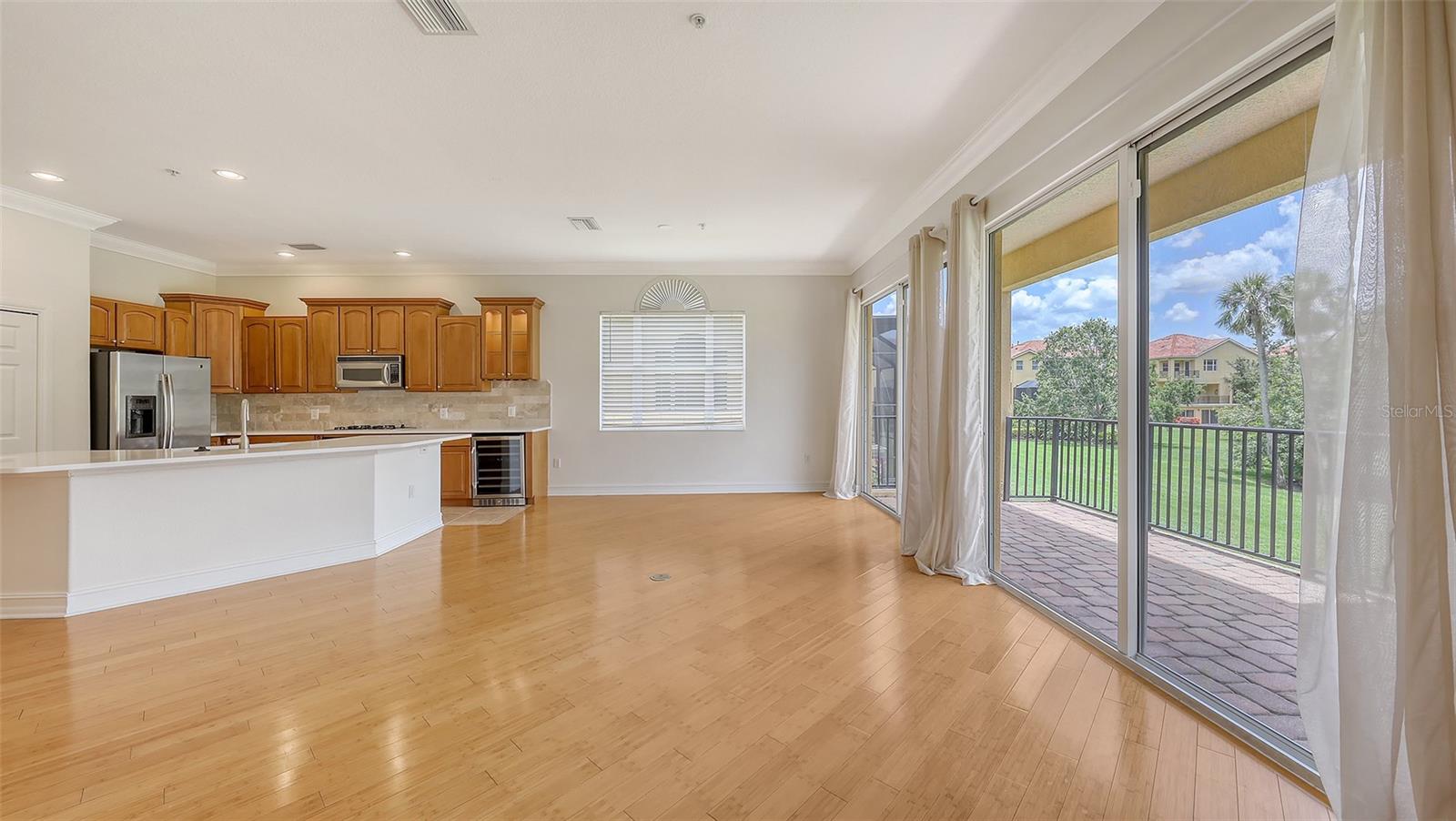 Image 18 of 92 For 1512 3rd Street Circle E