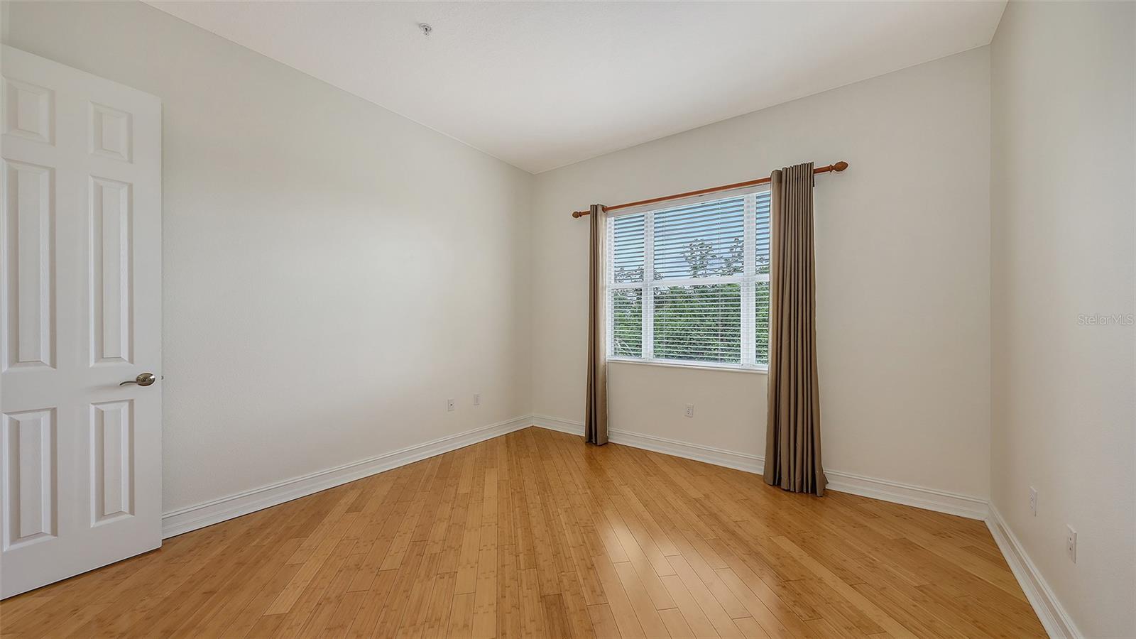 Image 24 of 92 For 1512 3rd Street Circle E