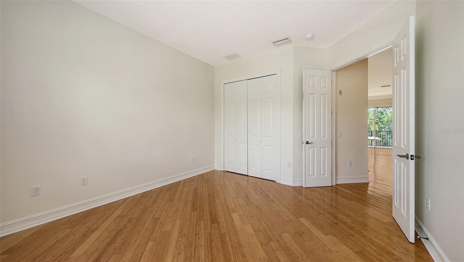Image 26 of 92 For 1512 3rd Street Circle E