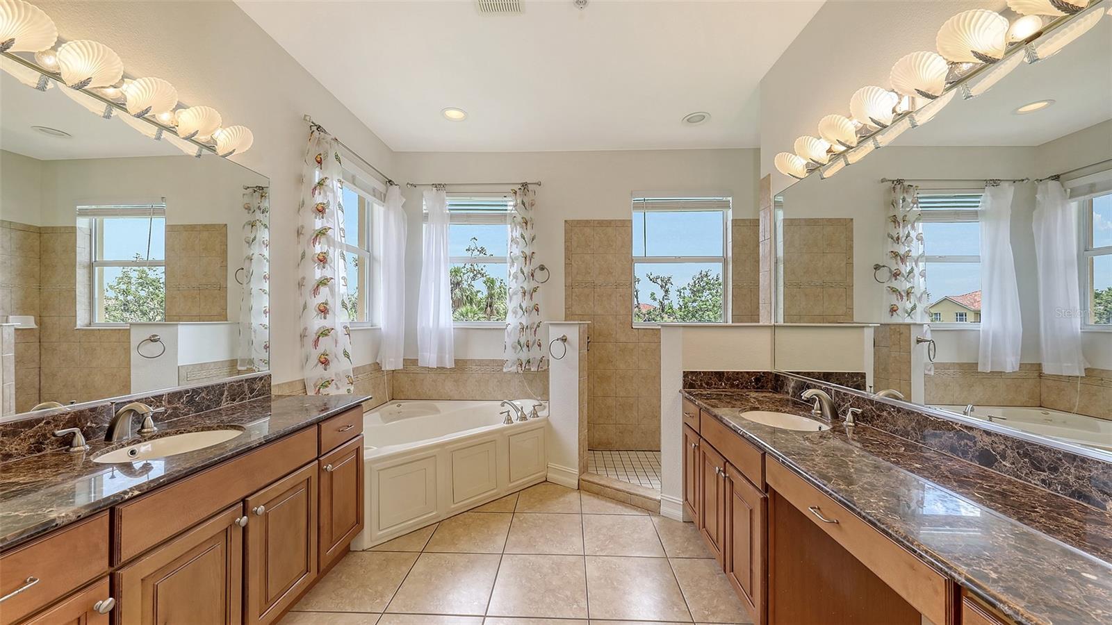 Image 32 of 92 For 1512 3rd Street Circle E