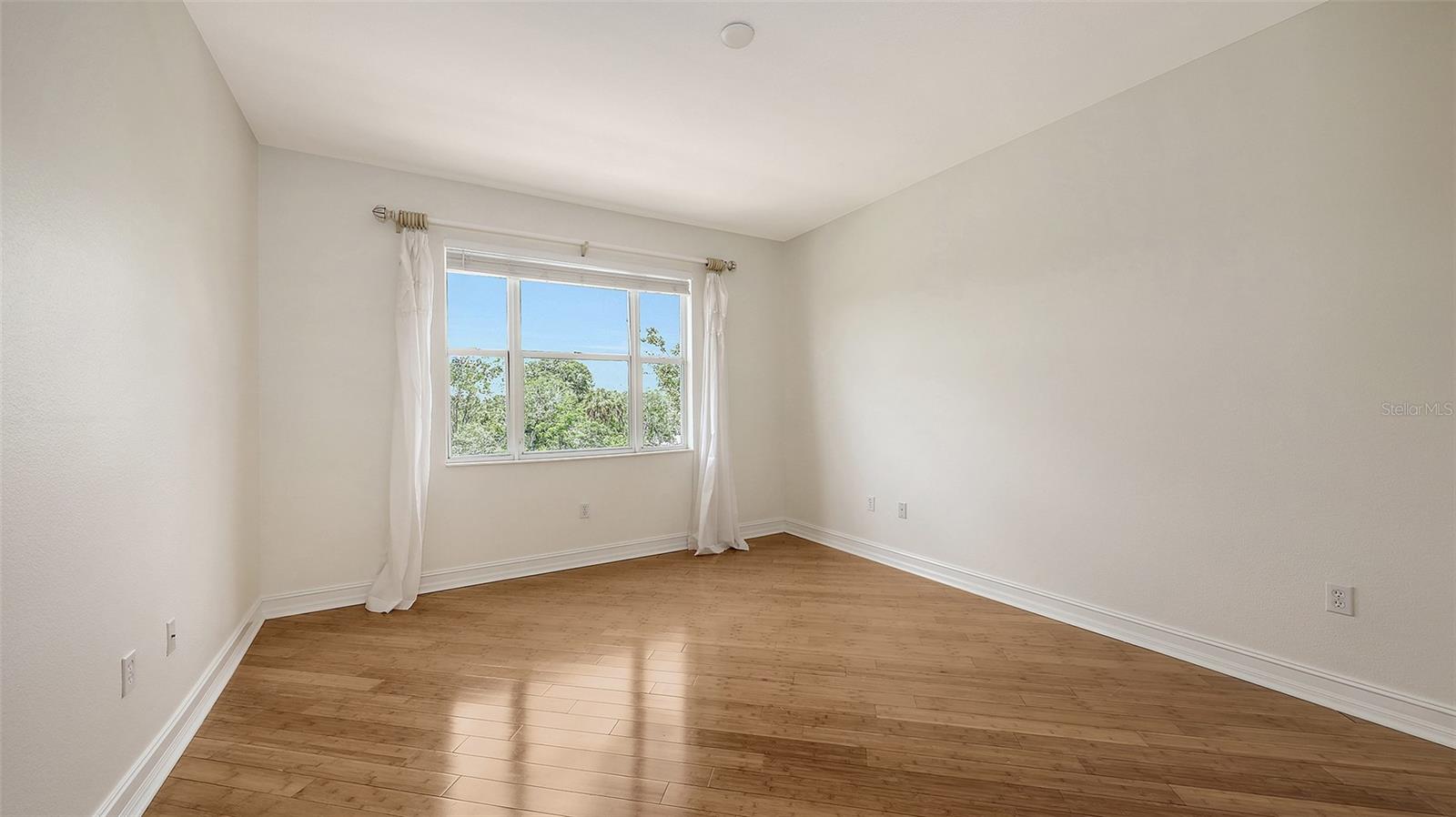 Image 37 of 92 For 1512 3rd Street Circle E