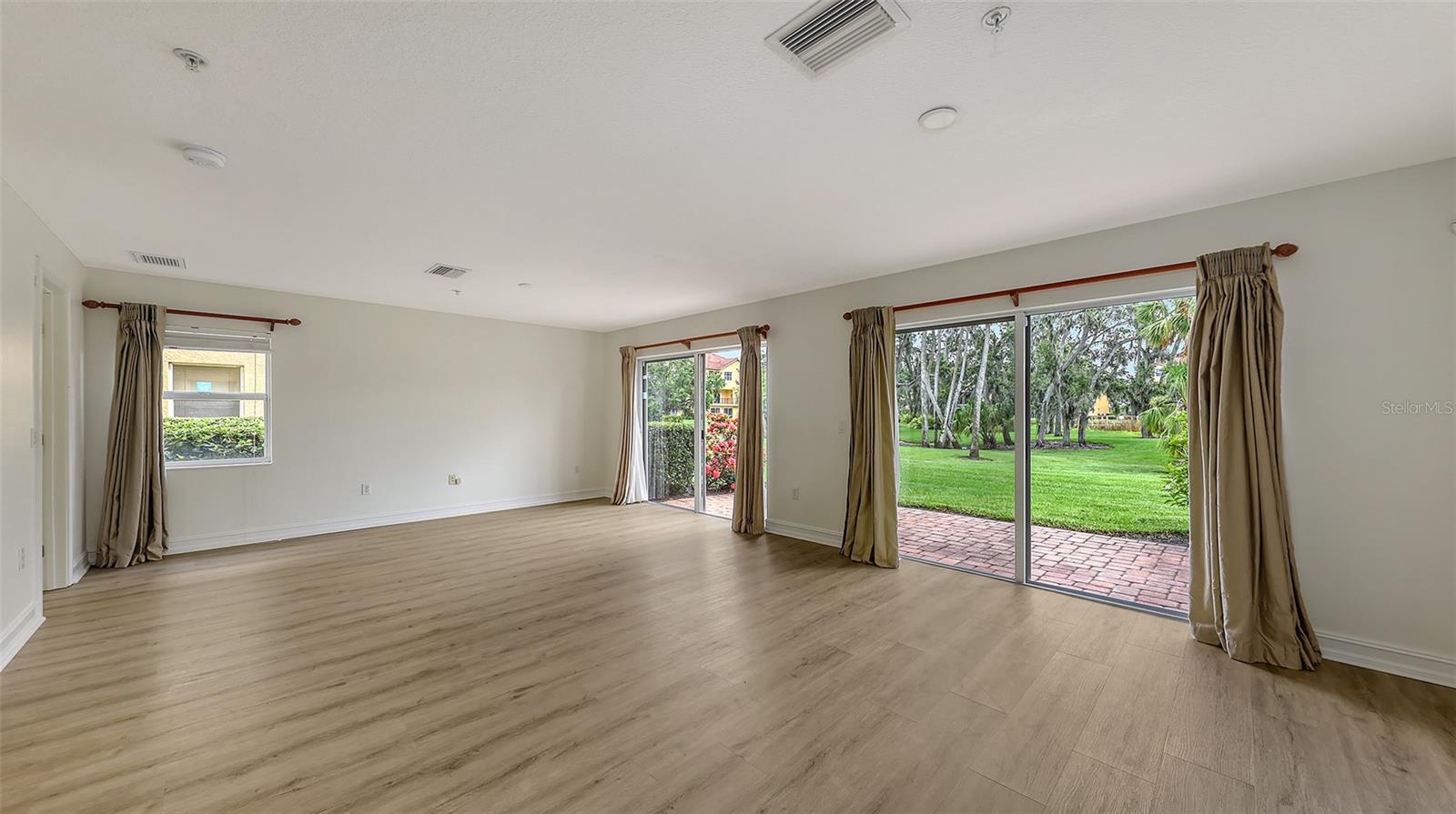 Image 42 of 92 For 1512 3rd Street Circle E